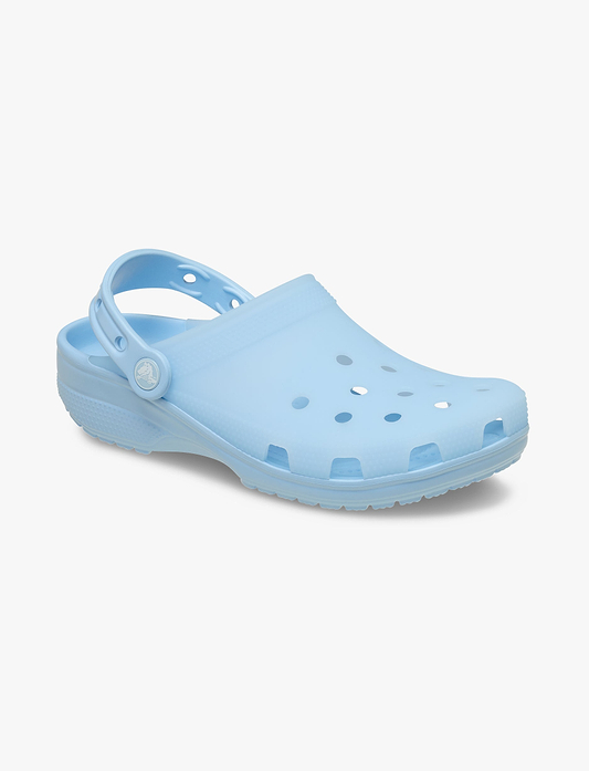 Crocs Classic Frosted Clog - כפכפי קלוג קרוקס בגימור שקוף-מט בצבע כחול-סגלגל