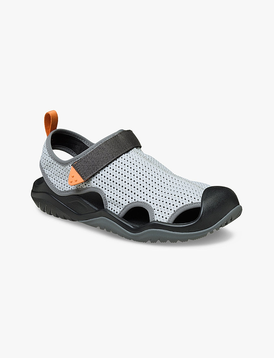 Crocs Swiftwater Mesh Deck Sandal -  סנדלי קרוקס סוויפווטר לגברים בצבע מיראז' אפור/שחור