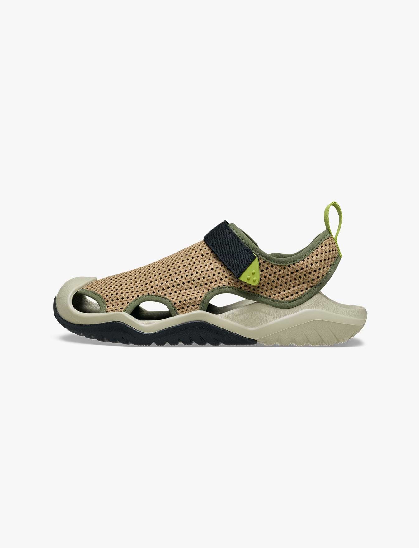 Crocs Swiftwater Mesh Deck Sandal - סנדלי קרוקס סוויפווטר לגברים בצבע חום כהה