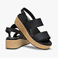Crocs Brooklyn Cork Low Wedge - סנדלי פלטפורמה קרוקס ברוקלין קורק לנשים בצבע שחור