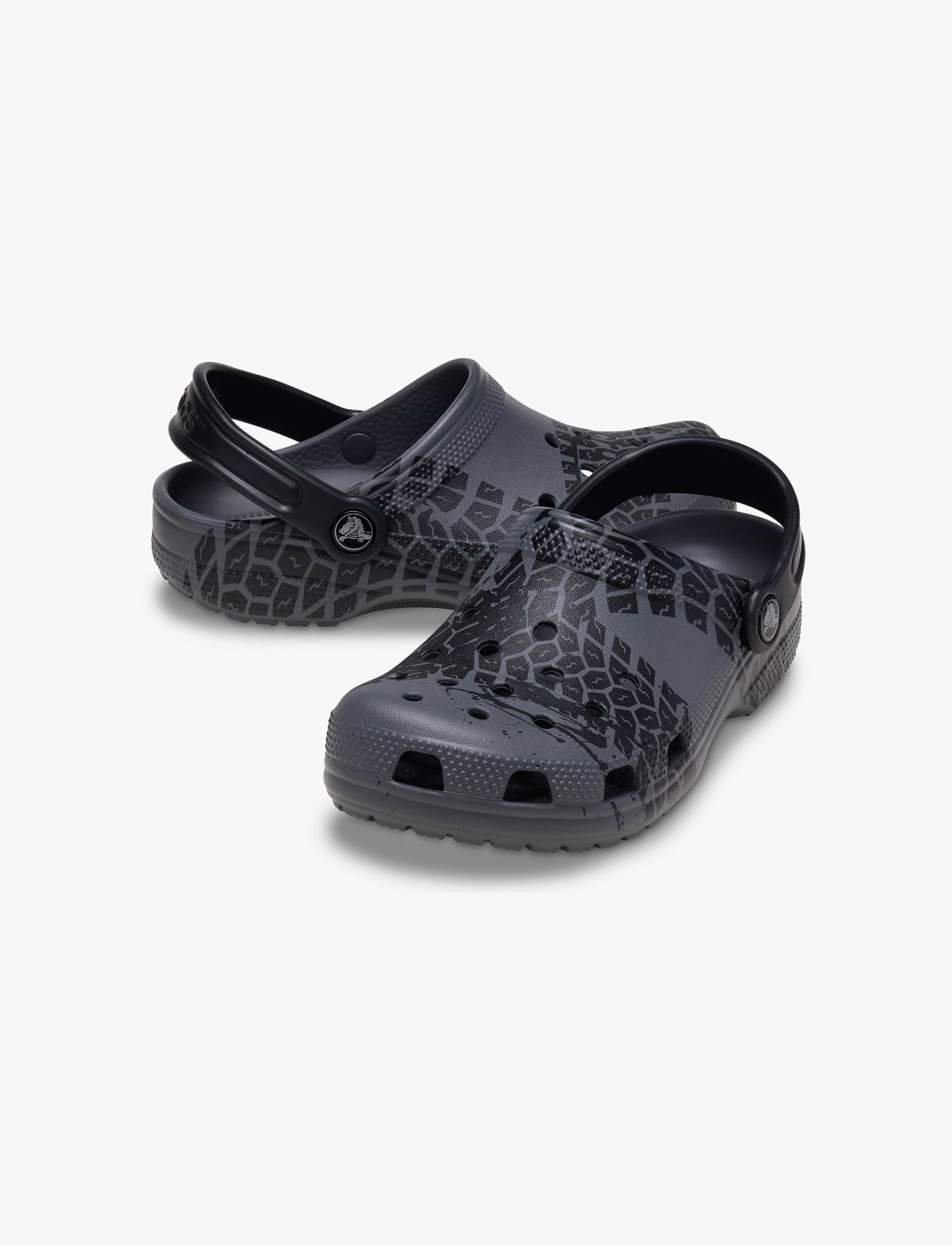 Crocs Classic Tire Print Clog K - כפכפי קלוג קרוקס לילדים בצבע אפור/שחור