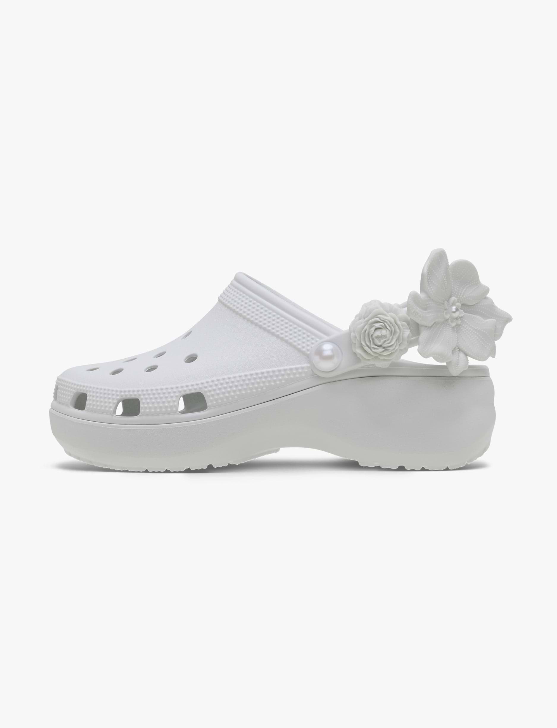 Crocs Classic Platform Bouquet Clog - כפכפי קלוג פלטפורמה קרוקס לנשים בצבע מון לייט