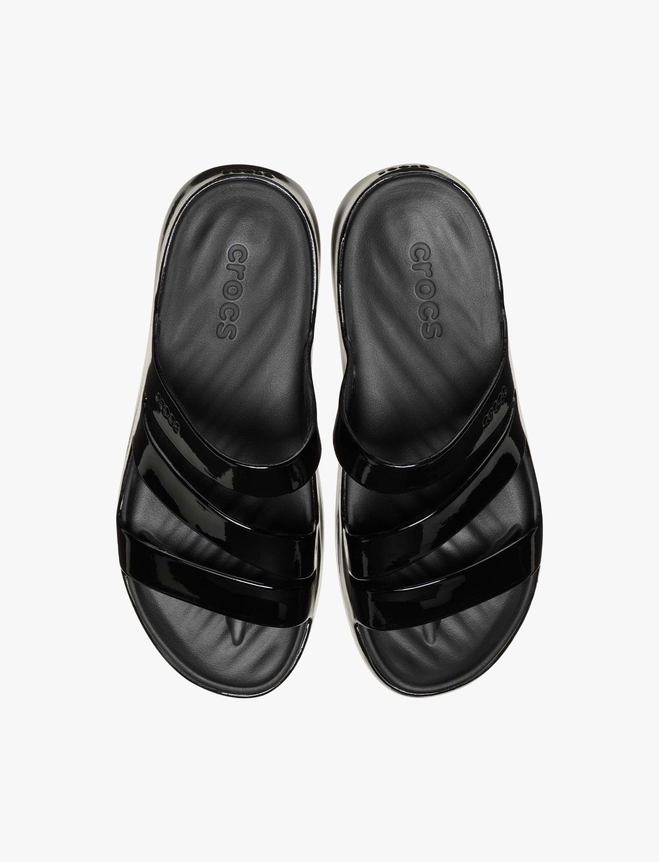 Crocs Getaway Patent Strappy - כפכפי קרוקס לנשים בצבע שחור
