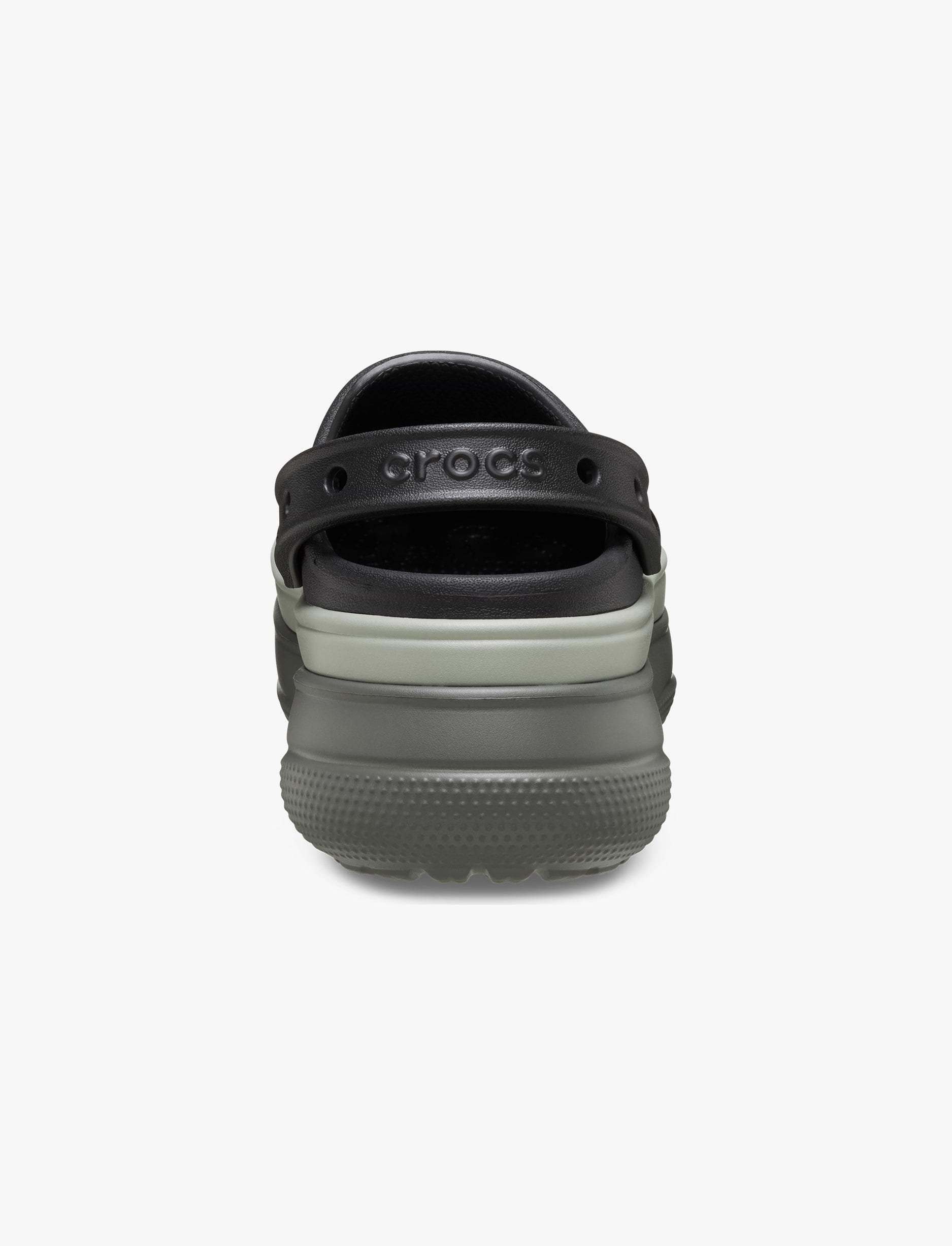 Crocs Classic Stacked Clog - כפכפי פלטפורמה קרוקס לנשים בצבע שחור/ירוק זית