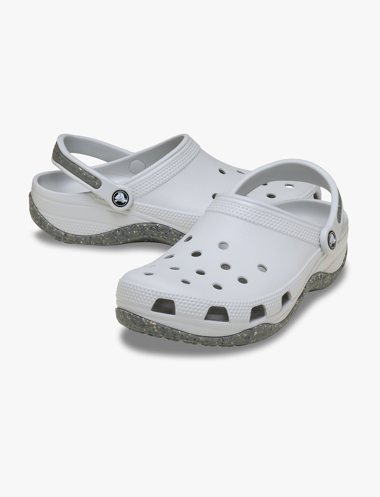 Crocs Classic Evo Clog - כפכפי קרוקס קלאסיק איבו קלוג בצבע אפור אטמוספרה