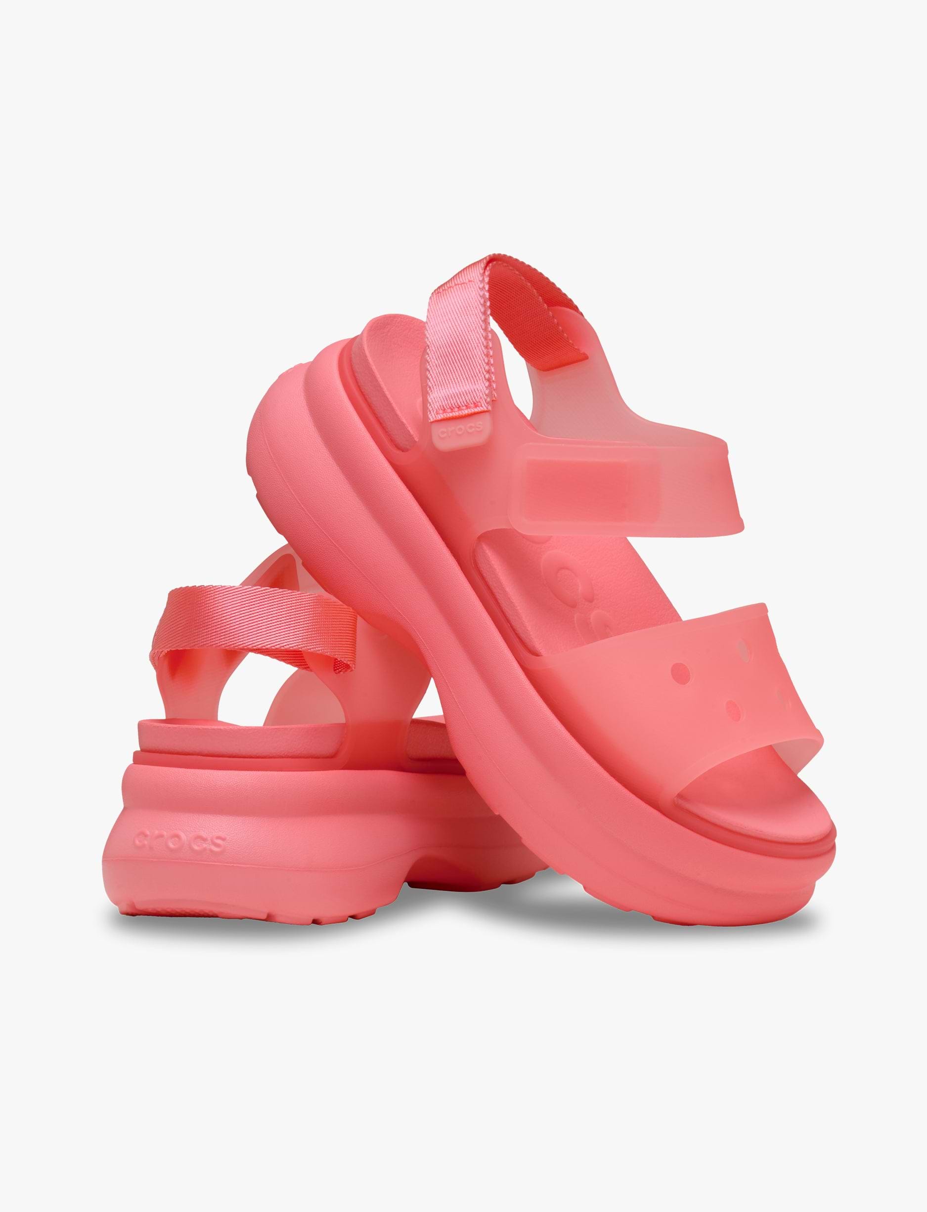 Crocs Soho Frosted Y Strap Sandal - סנדלי פלטפורמה קרוקס לנשים בצבע גויאבה