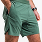 Built For Athletes Mens Hybrid Training 2 in 1 Short - מכנסי אימון 2-ב-1 לגברים בצבע ירוק שטיפה