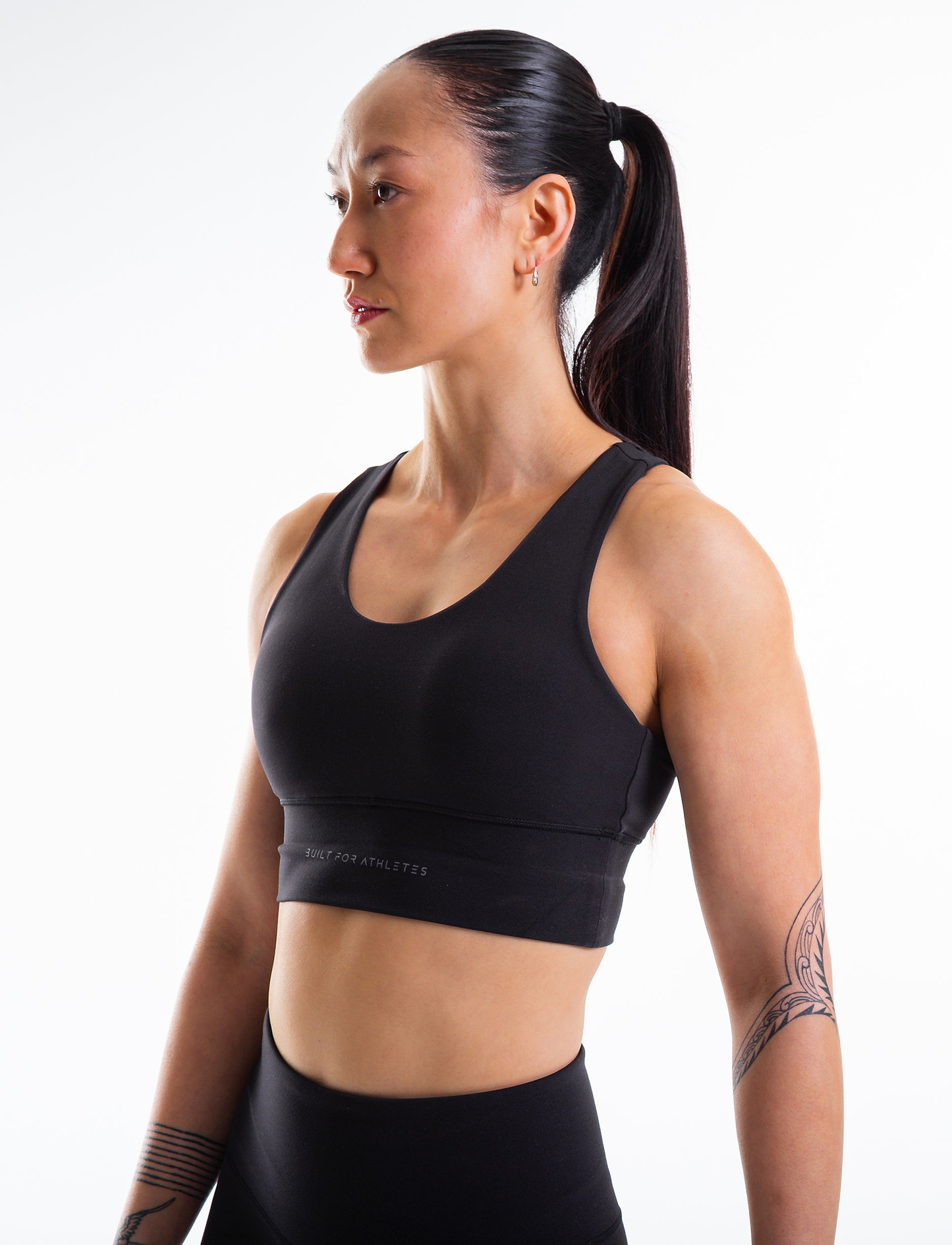Built For Athletes Women's Training Sports Bra - גוזיית אימון לנשים בצבע שחור