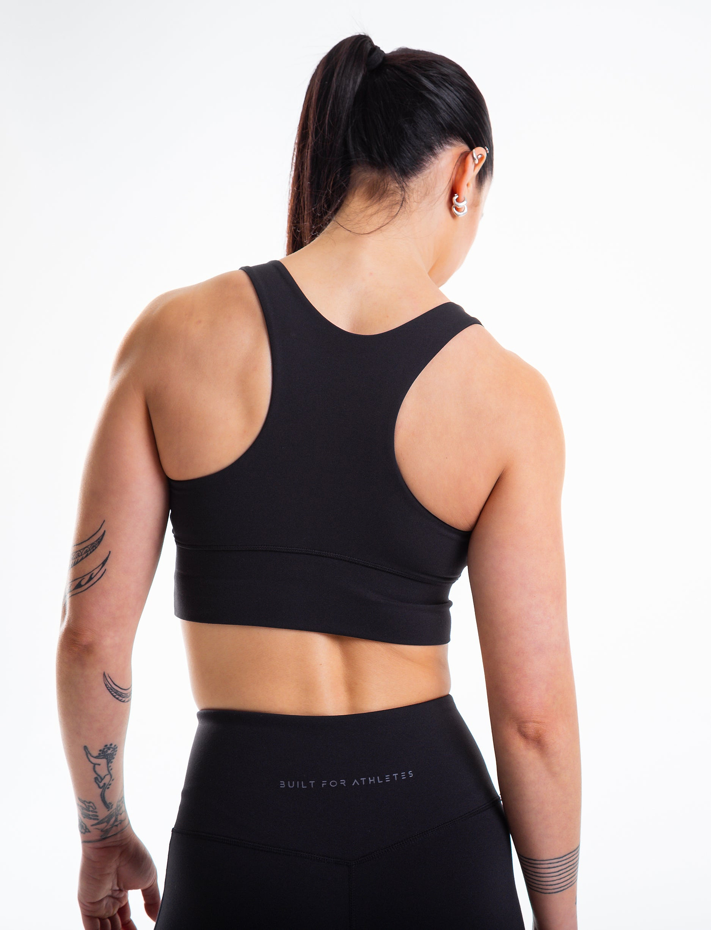 Built For Athletes Women's Training Sports Bra - גוזיית אימון לנשים בצבע שחור