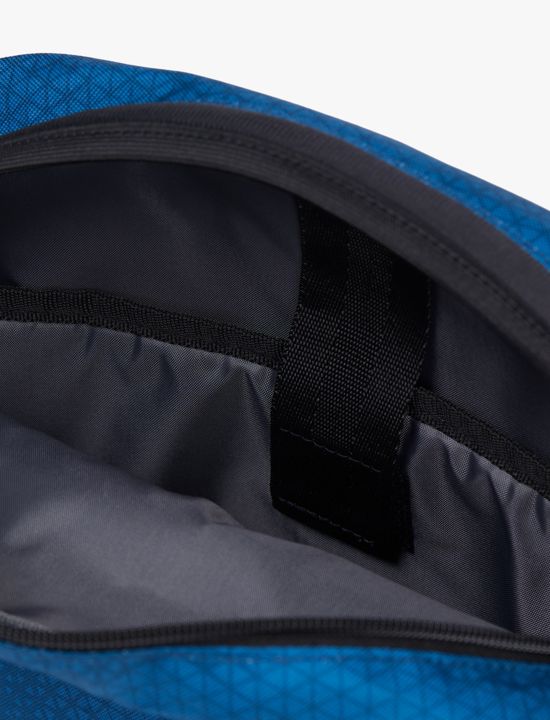 Caterpillar Tablet Bag 84058 - תיק צד קאטרפילר 7 ליטר בצבע כחול