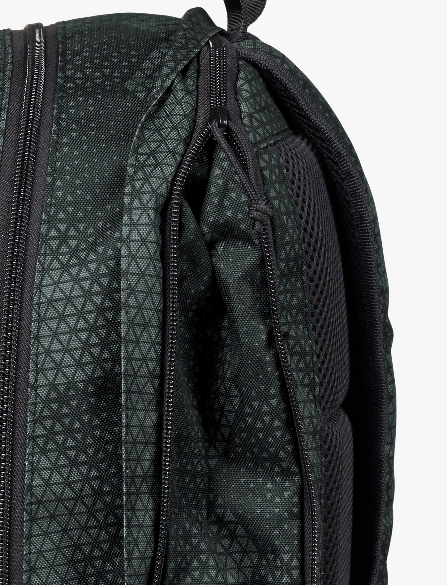 Caterpillar Millennial Classic Bennett Backpack - תיק גב קאטרפילר 30 ליטר בצבע שחור