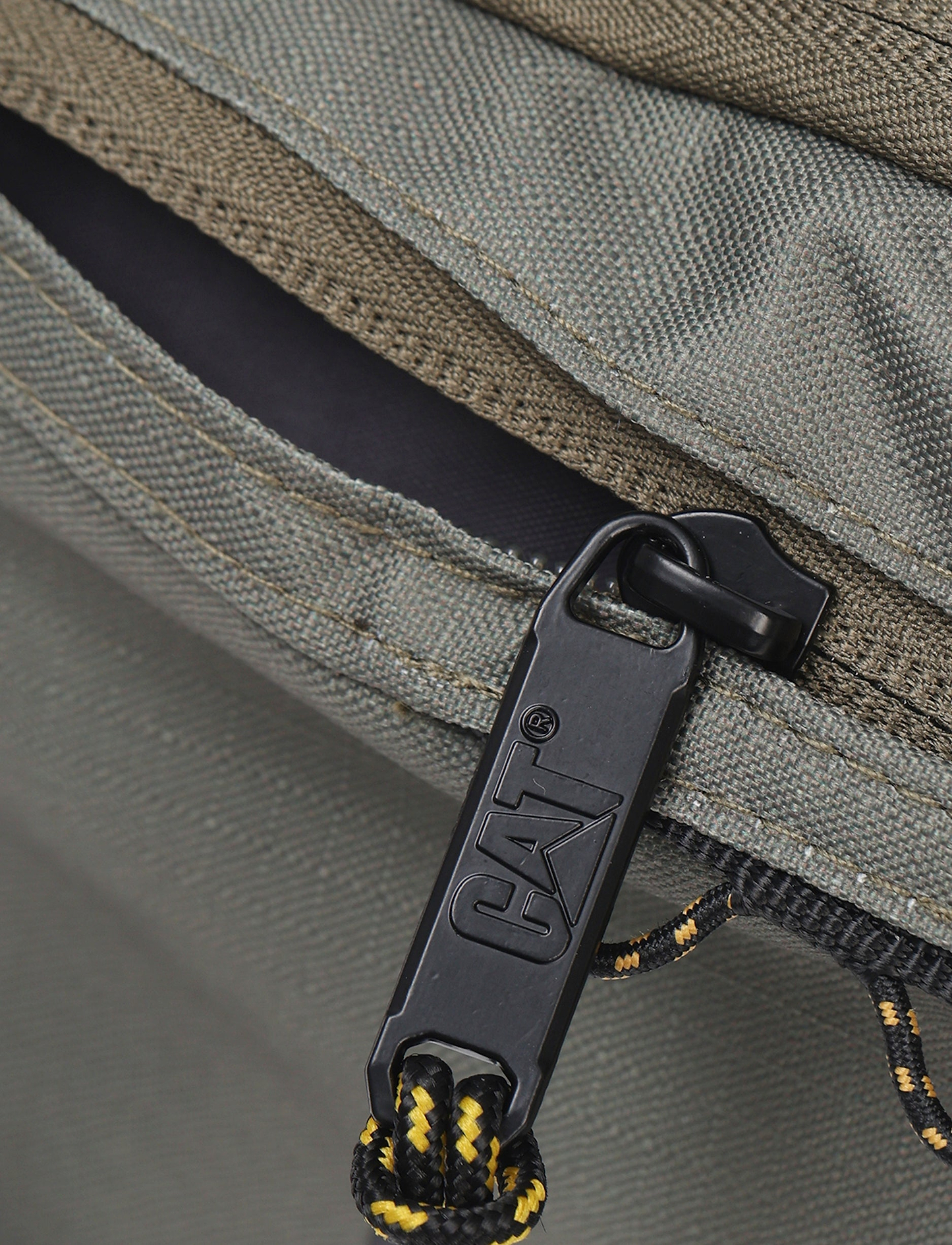 Caterpillar Explorer Waist Bag - פאוץ' קאטרפילר 2 ליטר בצבע ירוק דהוי