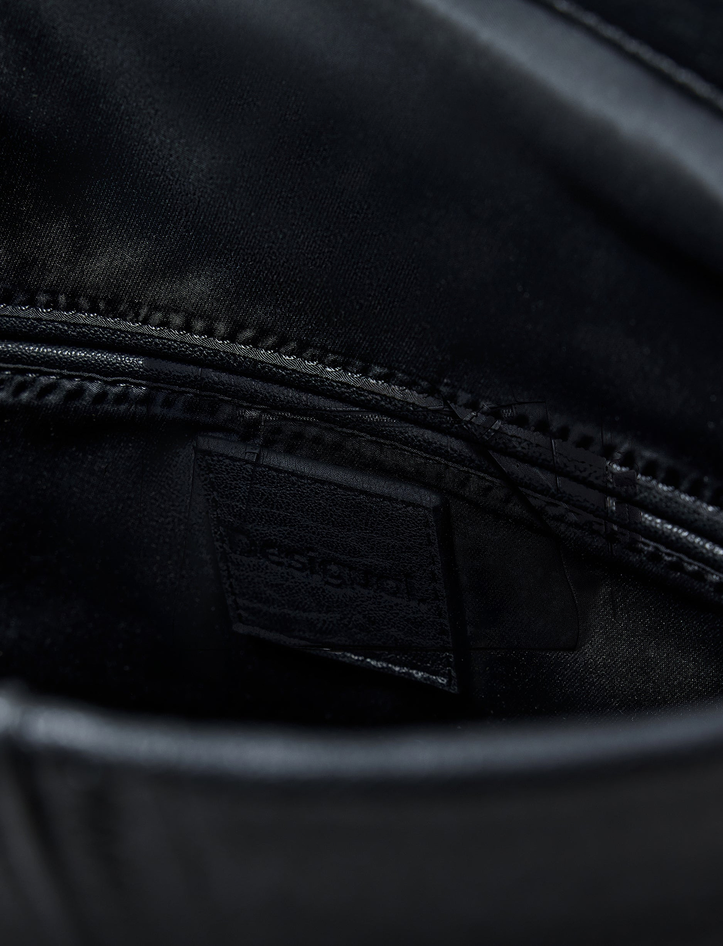 Desigual Bag Embro Patch Loverty Black - תיק צד דיזיגוואל לנשים