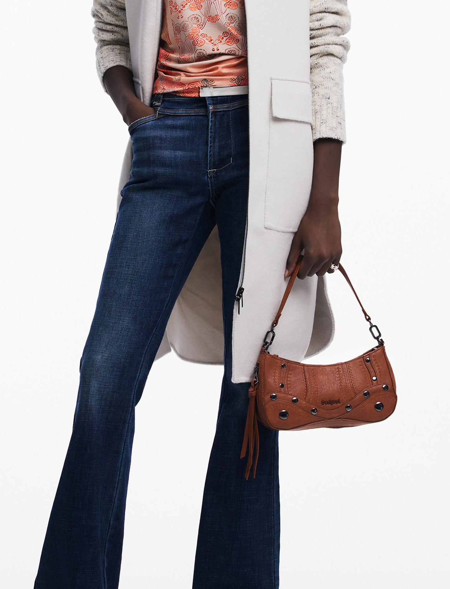 Desigual Bag Embro Patch Alsacia 25WAXPA7 - תיק צד דיזיגוואל חום לנשים