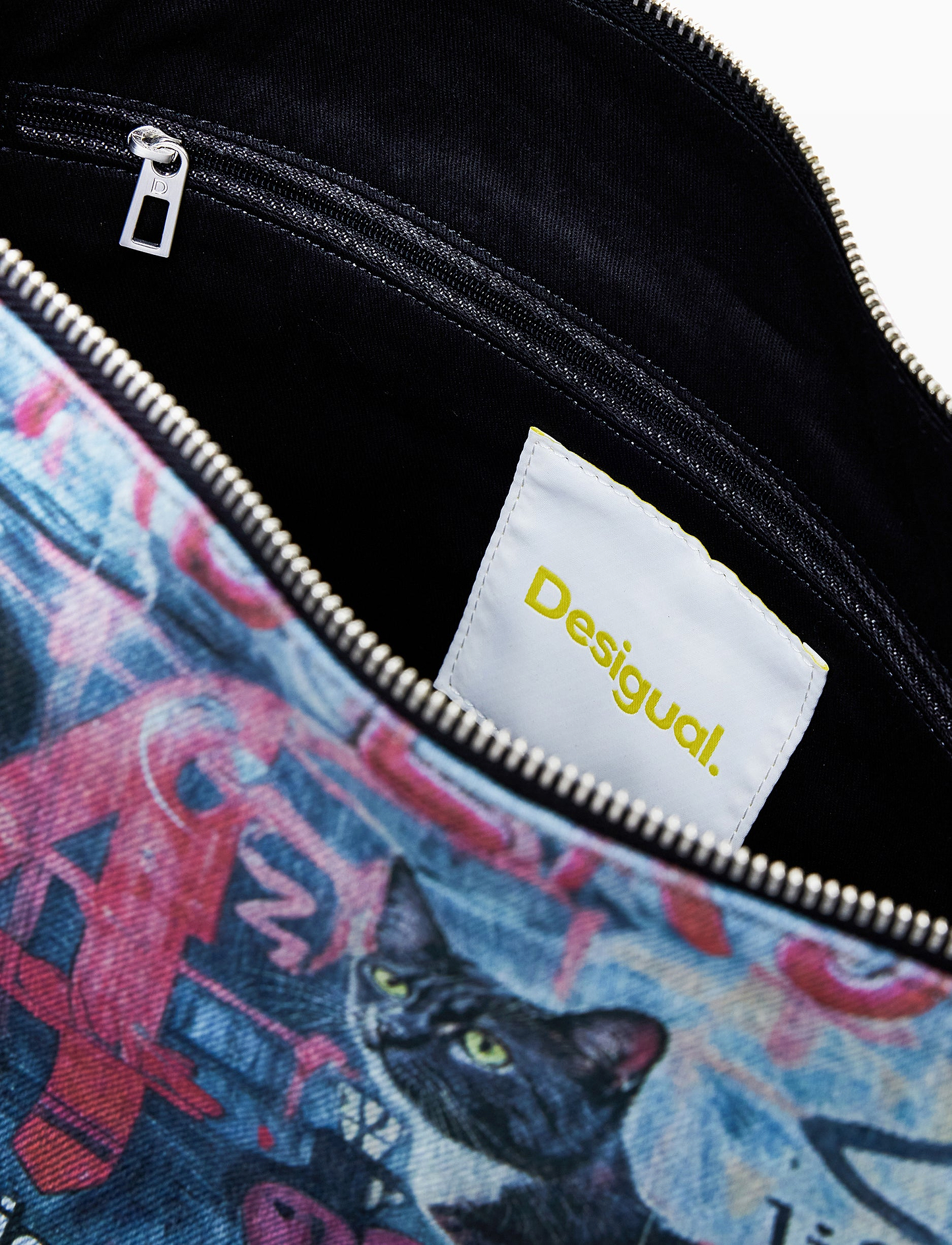 Desigual Bag Pizzicato Leiria 25WAXD23 - תיק צד שחור גרפיטי דיזיגוואל לנשים