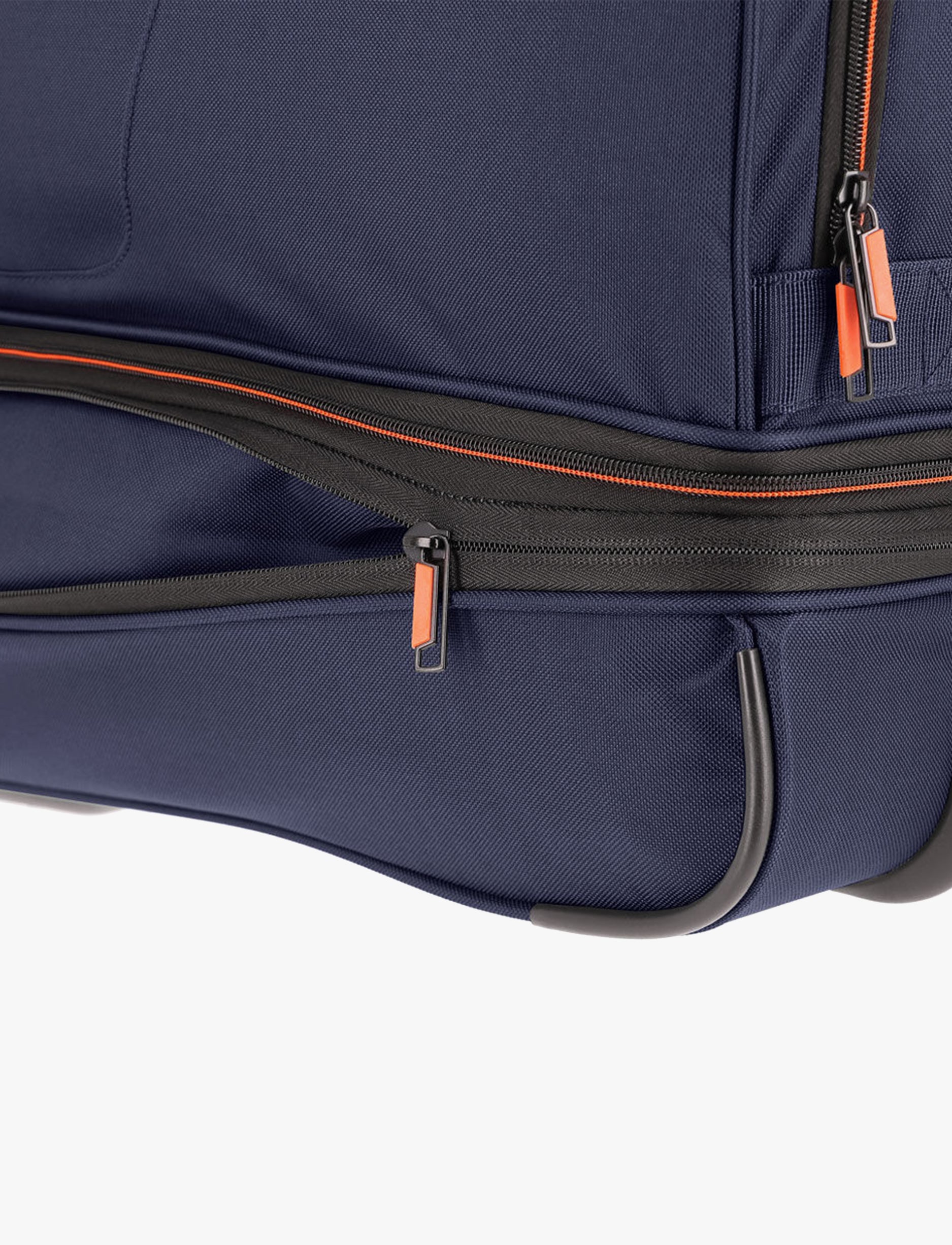 Travelite Wheeled Duffle 55 Cm BASICS - תיק נסיעה על גלגלים 55 ס"מ טרוולייט בצבע נייבי