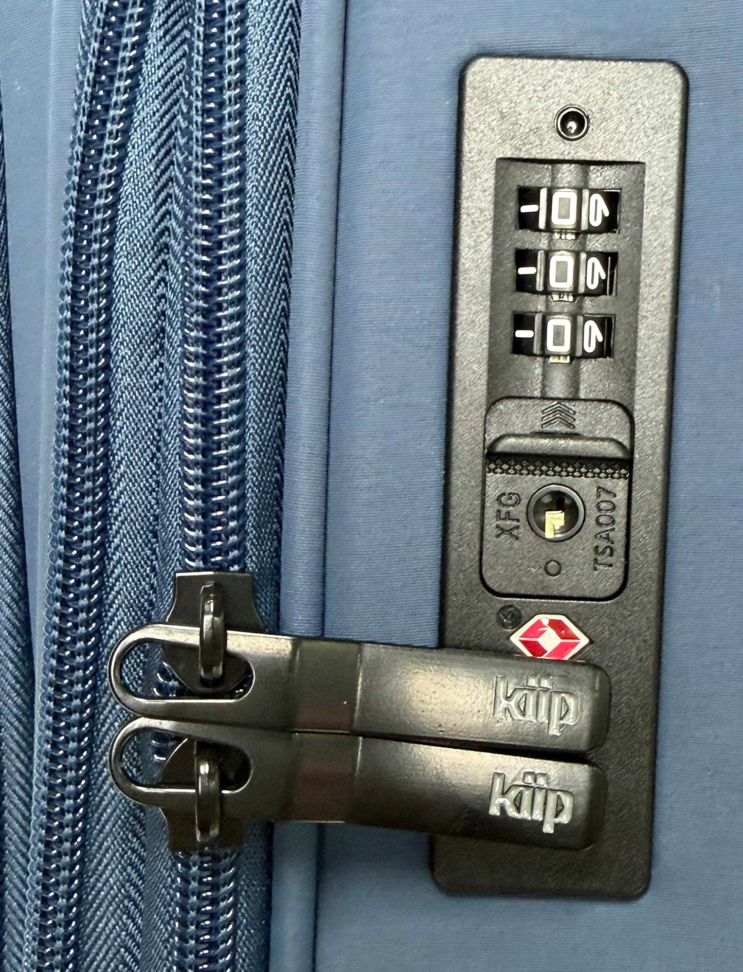Kiip Cosmopolitan - סט 3 מזוודות רכות 20/26/30 אינץ'
