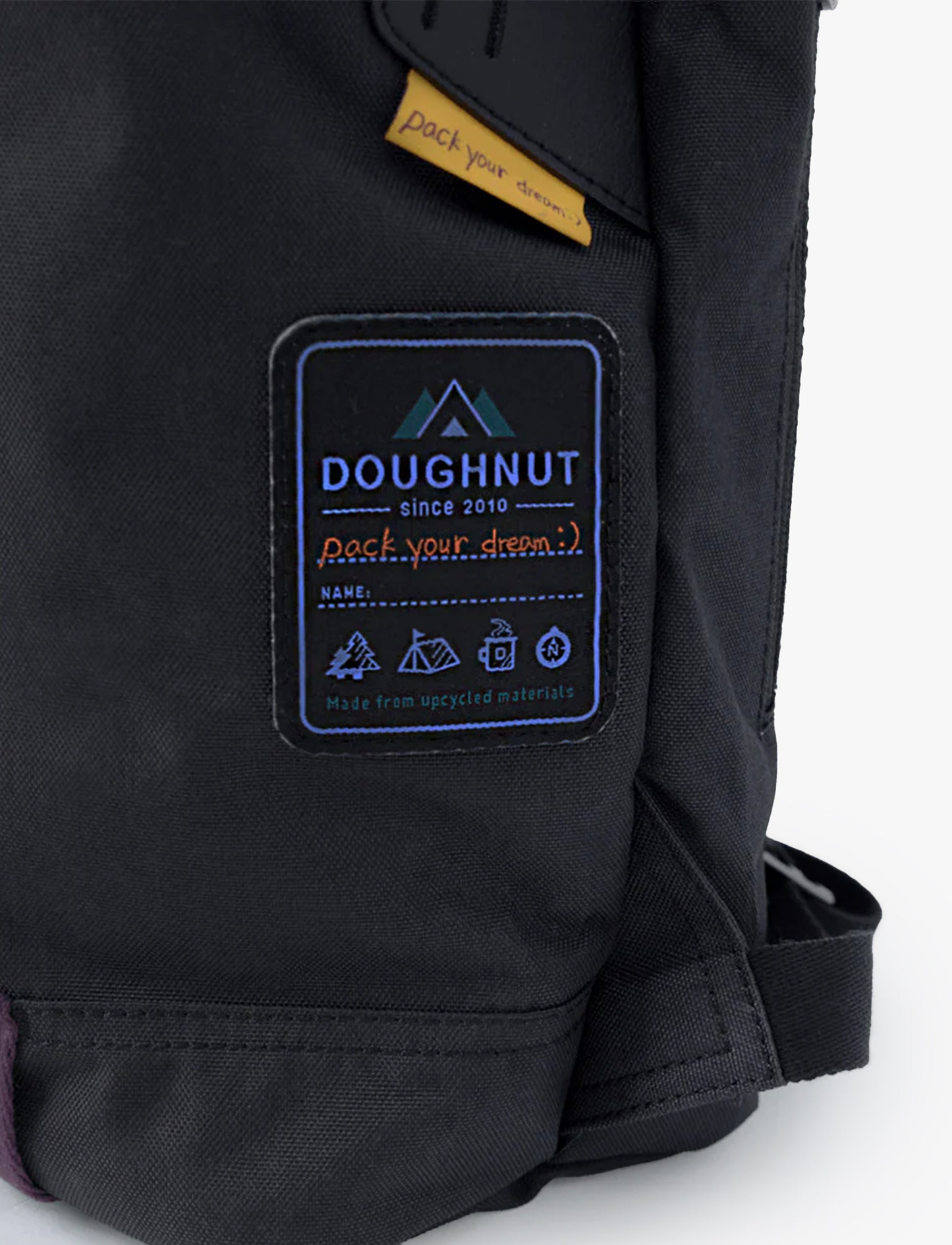 Doughnut Christopher Happy Camper Series - תיק גב דונאט בצבע שחור