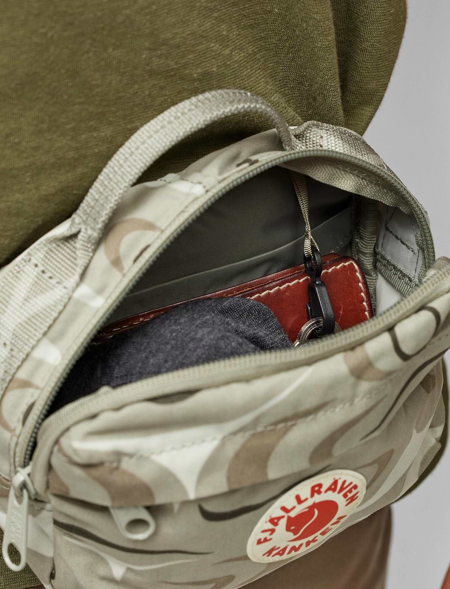 Fjallraven Kanken Art Hip Pack 23200262 - תיק צד קנקן בצבע ירוק