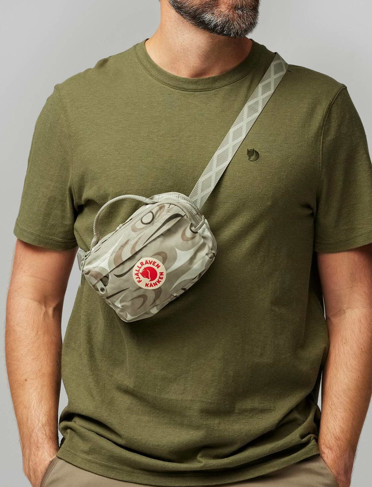 Fjallraven Kanken Art Hip Pack 23200262 - תיק צד קנקן בצבע ירוק