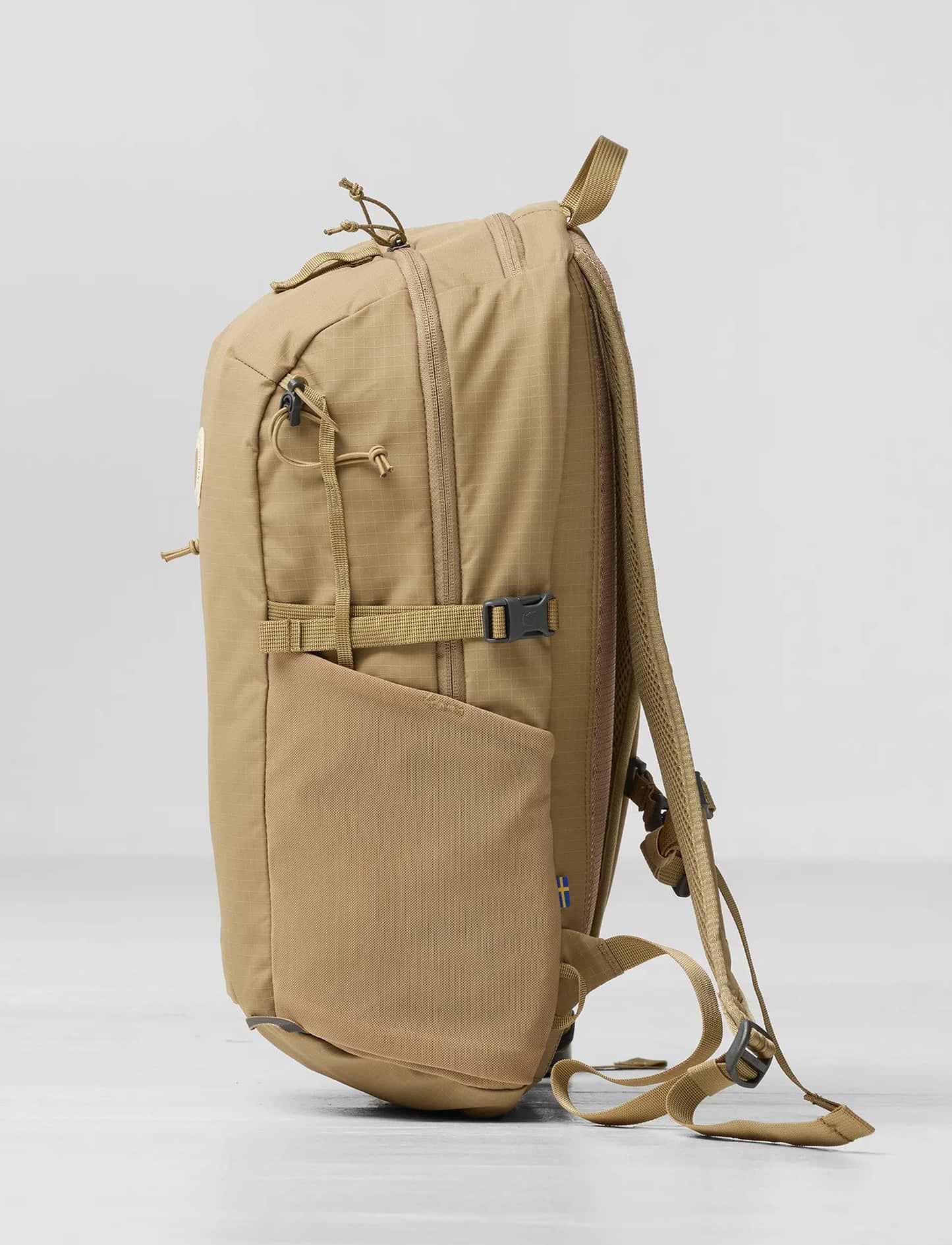Fjallraven Kanken Abisko Softpack - תיק קנקן 16 ליטר בצבע חימר