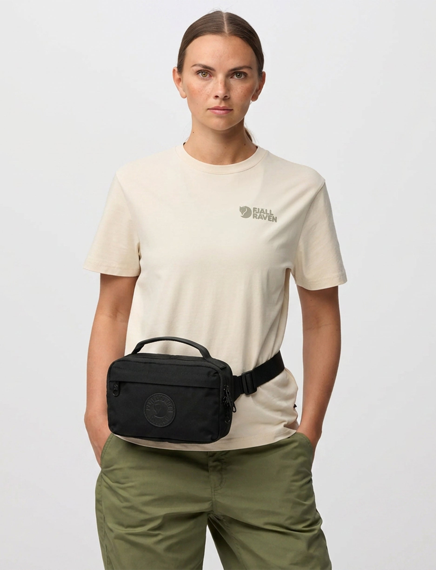 Kanken No. 2 Black Hip Pack - פאוץ' קנקן