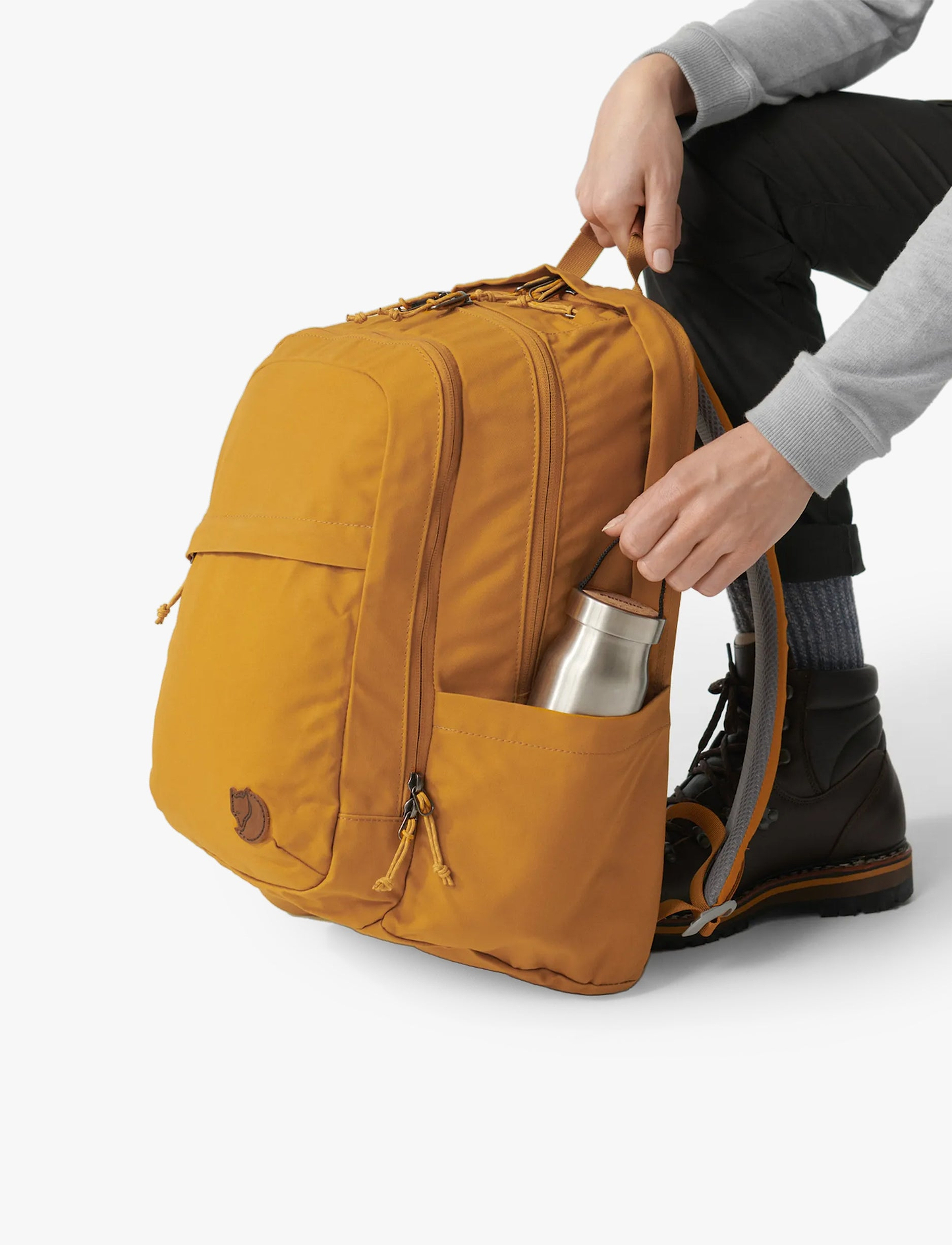 Fjallraven Kanken Raven 28 26052 - תיק גב קנקן 28 ליטר