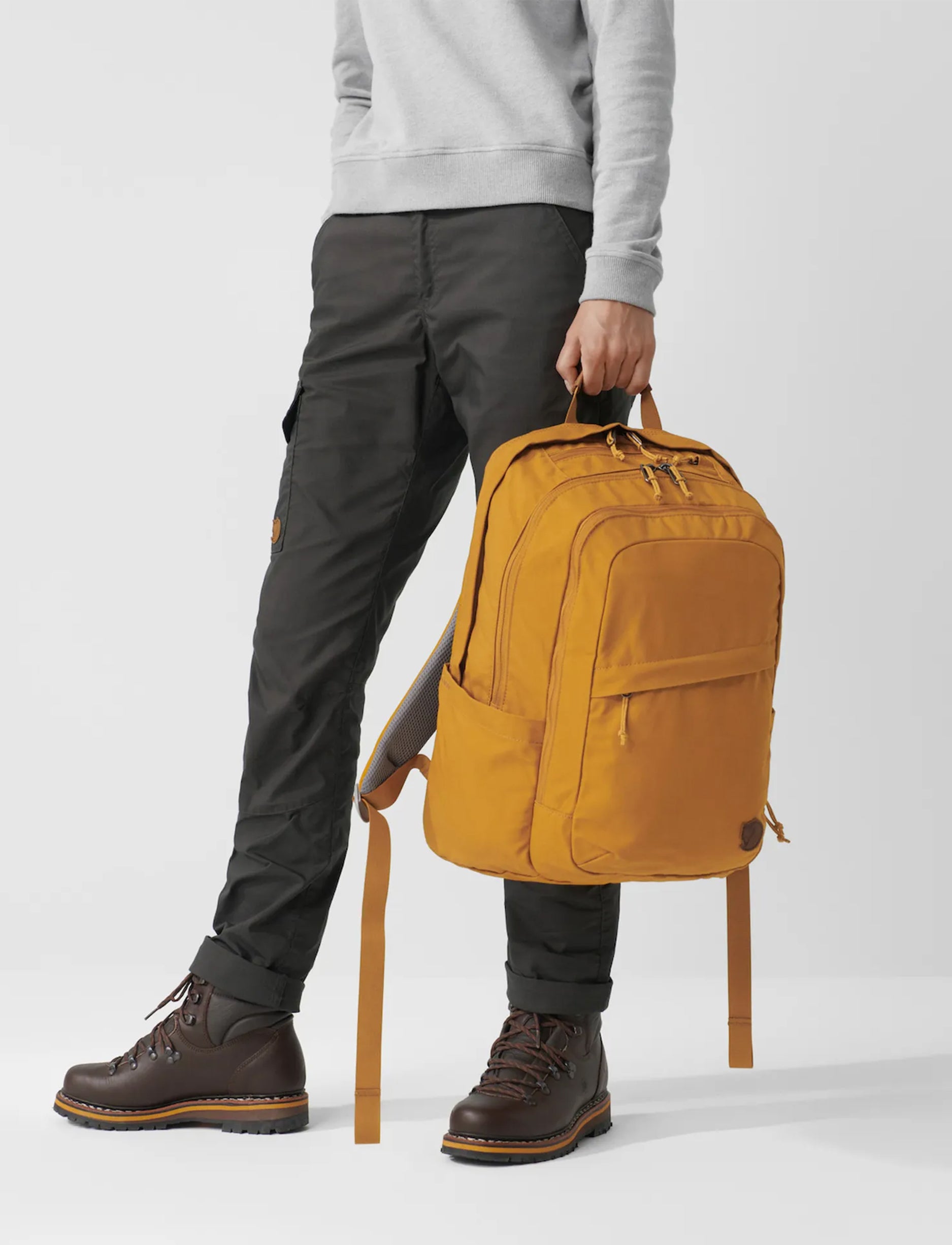 Fjallraven Kanken Raven 28 26052 - תיק גב קנקן 28 ליטר