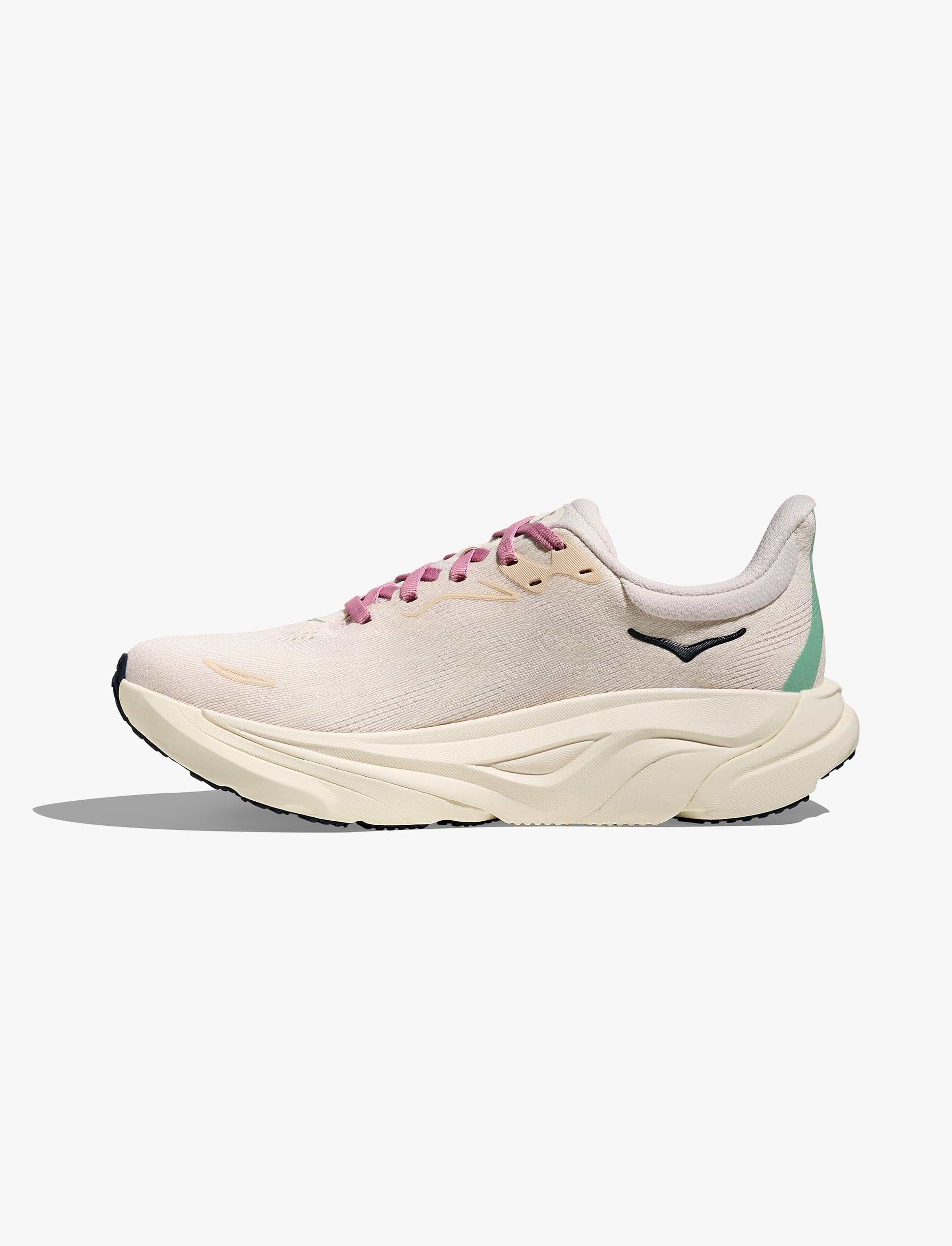 HOKA Arahi Wide 8 - נעלי ספורט נשים הוקה ארהי 8 רחבות בצבע קרם ורדים/אלבסטר