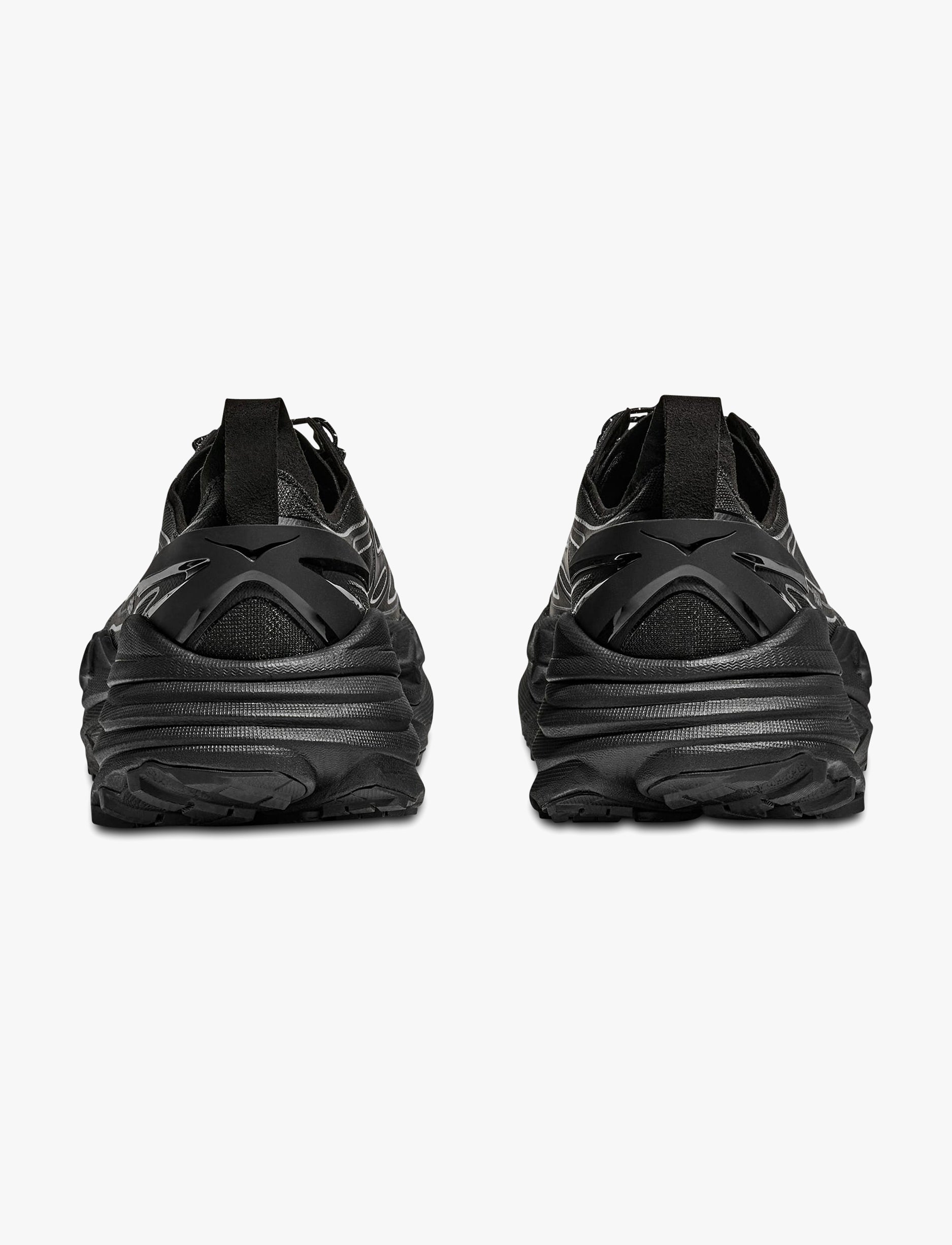 HOKA STINSON ONE7 - נעלי הוקה סטינסון בצבע שחור/כסף