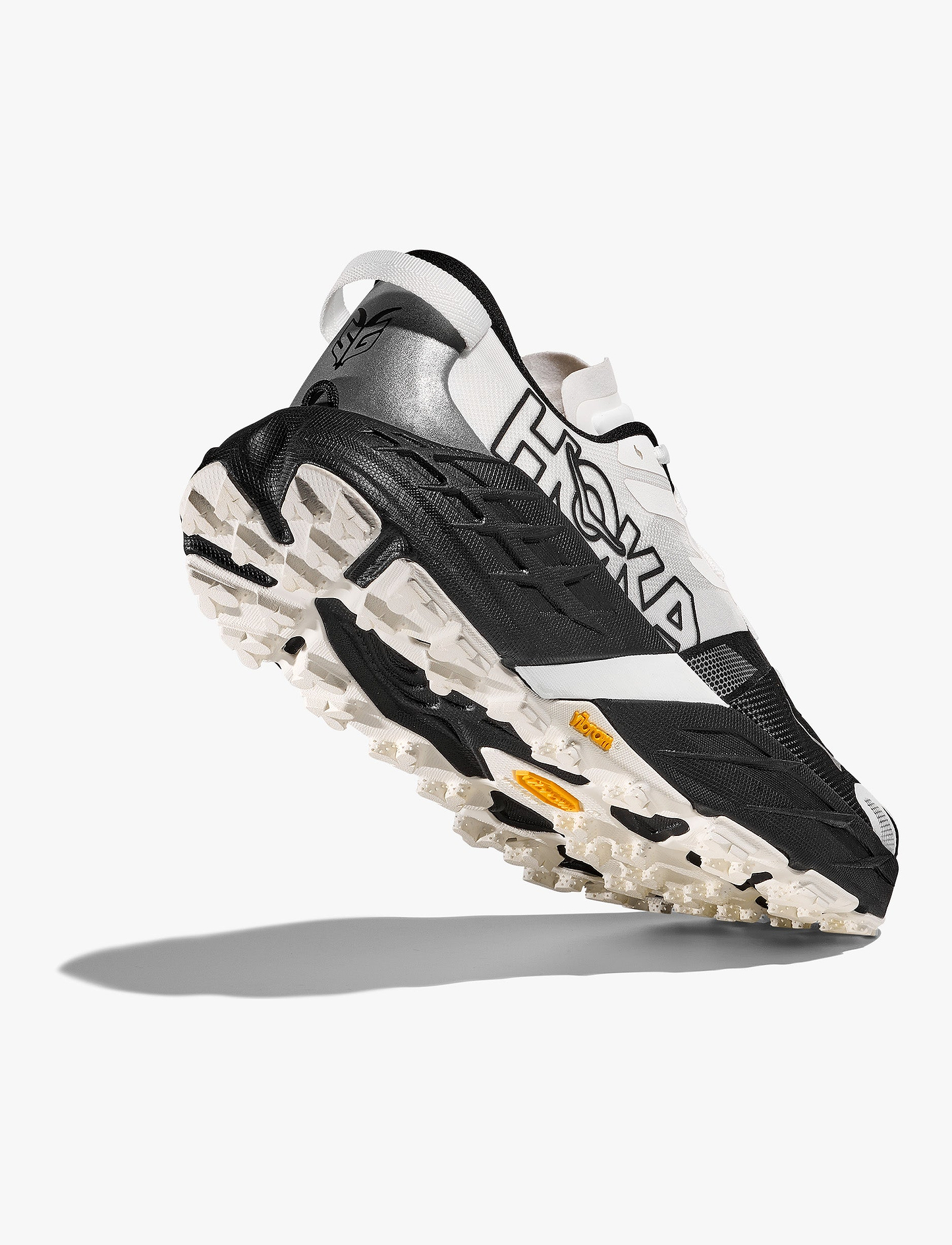 HOKA SPEEDGOAT 7 WIDE - נעלי ספורט נשים ספידגוט 7 רחבות בצבע שחור/לבן