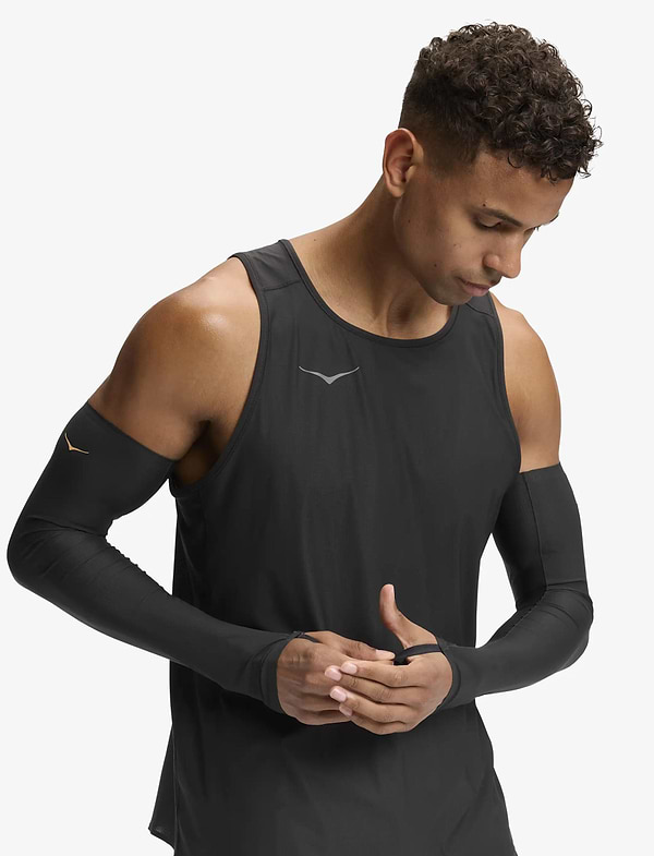 U AIROLITE ARM SLEEVES – שרוולי ידיים אירולייט לריצה