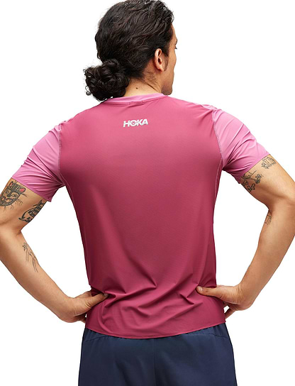 M AIROLITE RUN SHORT SLEEVE - חולצת ריצה לגברים טי אירולייט - שרוול קצר בצבע ורוד