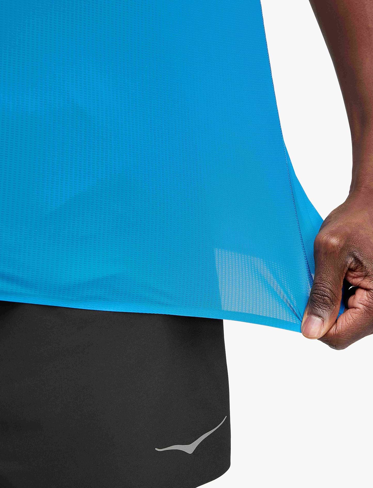 M AIROLITE RUN SHORT SLEEVE - חולצת ריצה לגברים טי אירולייט - שרוול קצר