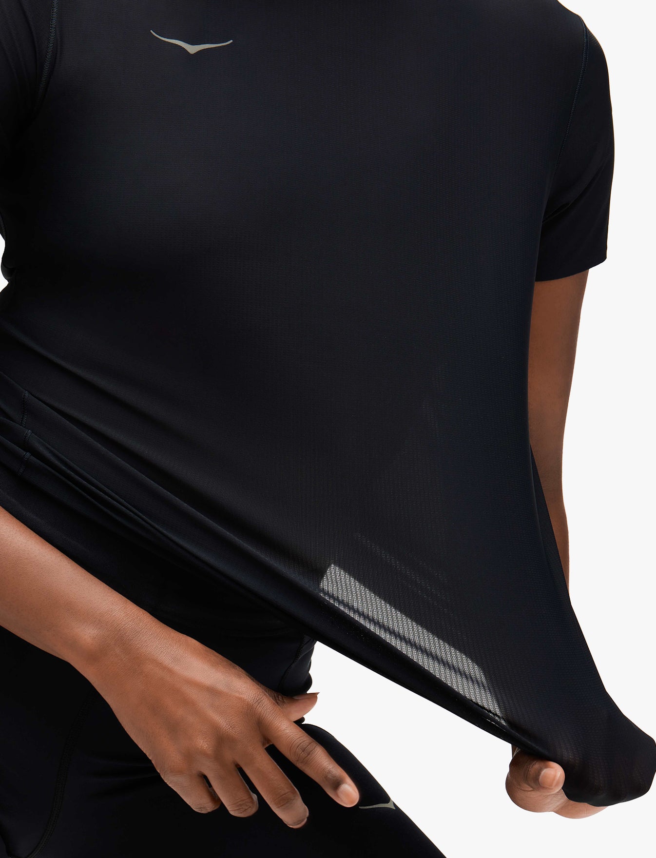 AIROLITE RUN SHORT SLEEVE - חולצת ריצה לנשים טי אירולייט - שרוול קצר