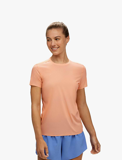 AIROLITE RUN SHORT SLEEVE - חולצת ריצה לנשים טי אירולייט - שרוול קצר
