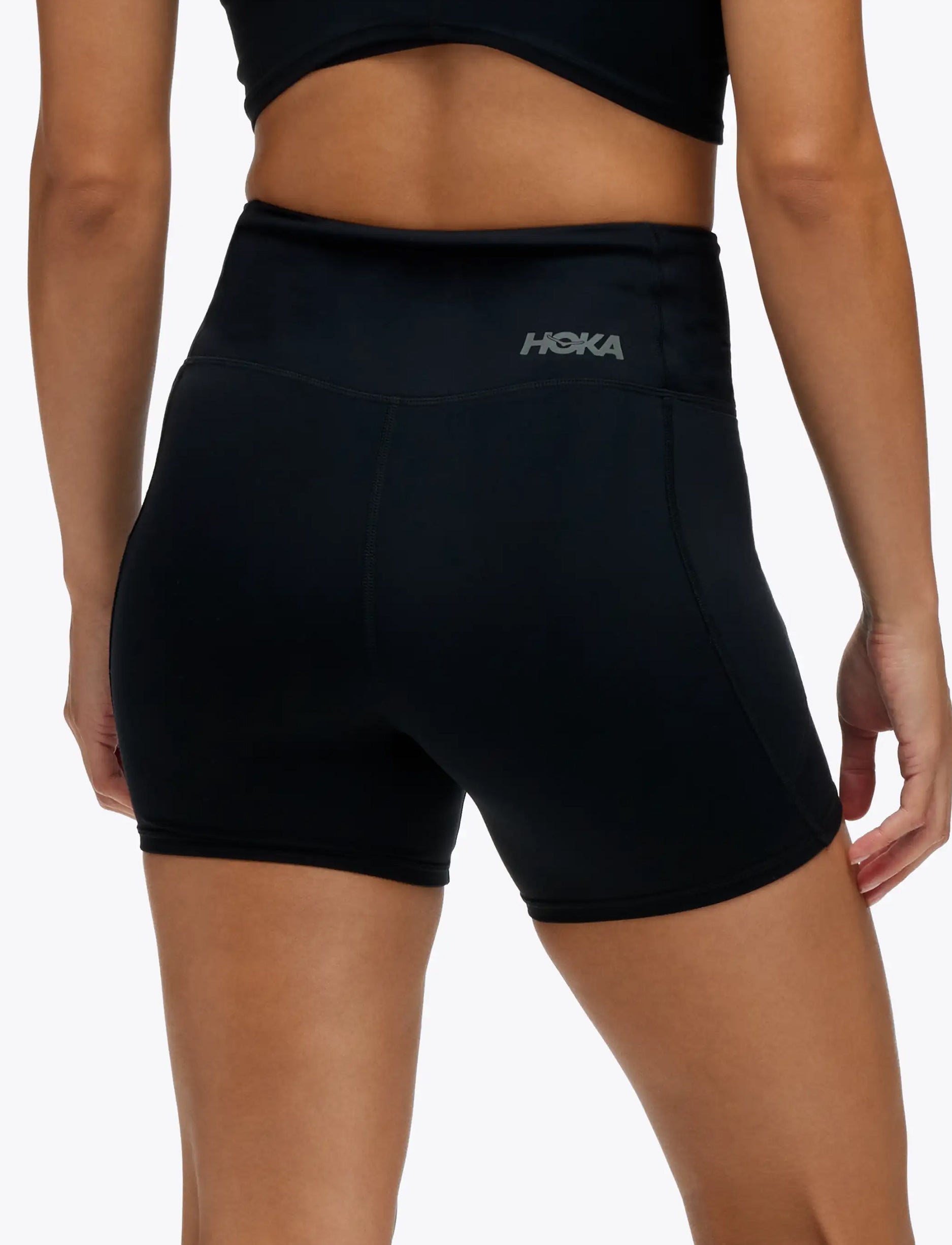 HOKA ELARO 5" BIKE SHORT - טייץ נשים קצר אלארו 5 אינצ'