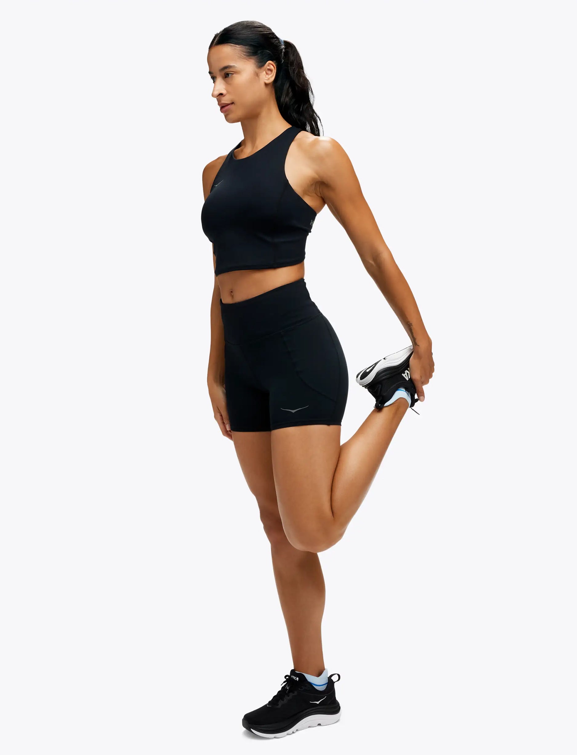 HOKA ELARO 5" BIKE SHORT - טייץ נשים קצר אלארו 5 אינצ'