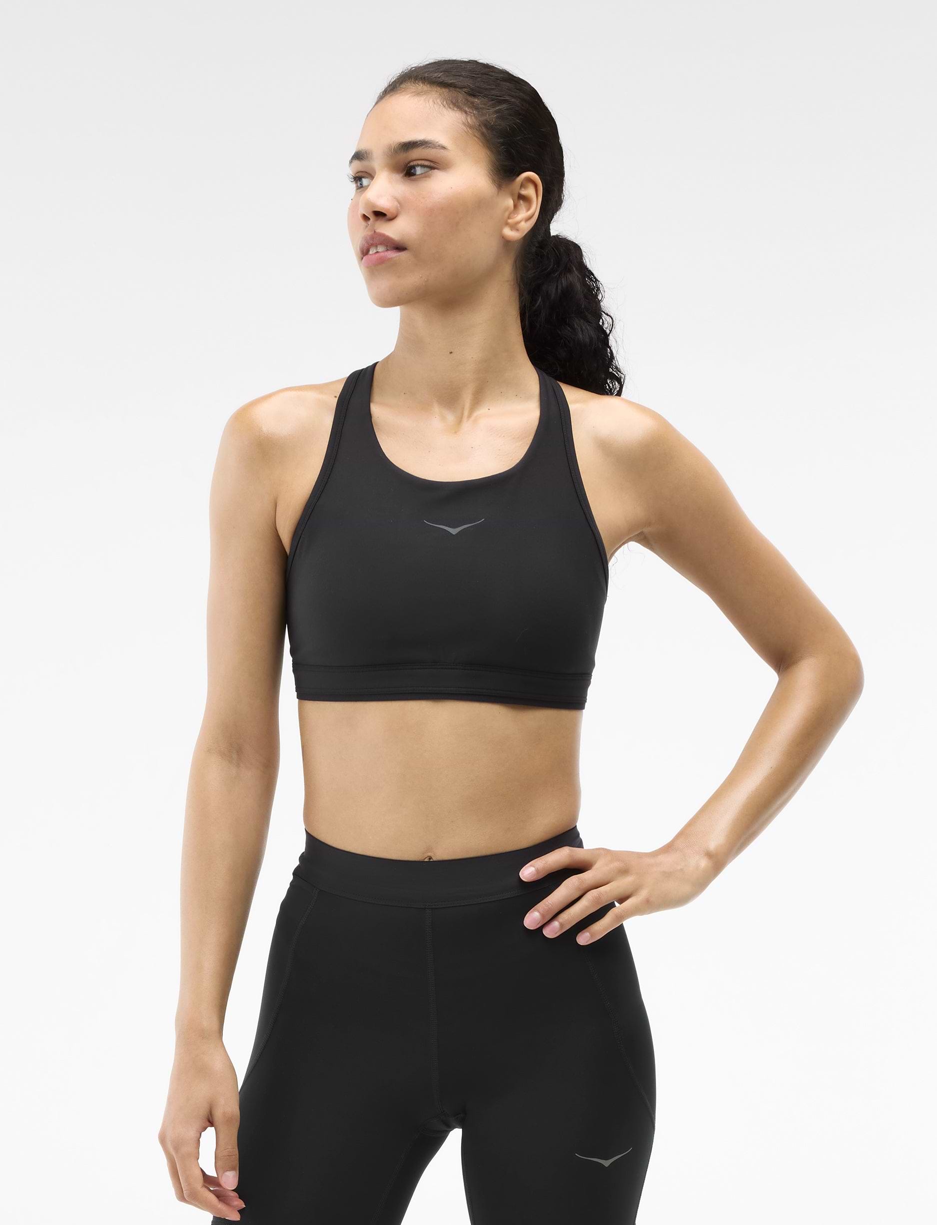 HOKA W HUPANA SPORTS BRA REMOVABLECUP - גוזיית ספורט הוקה לנשים בצבע שחור