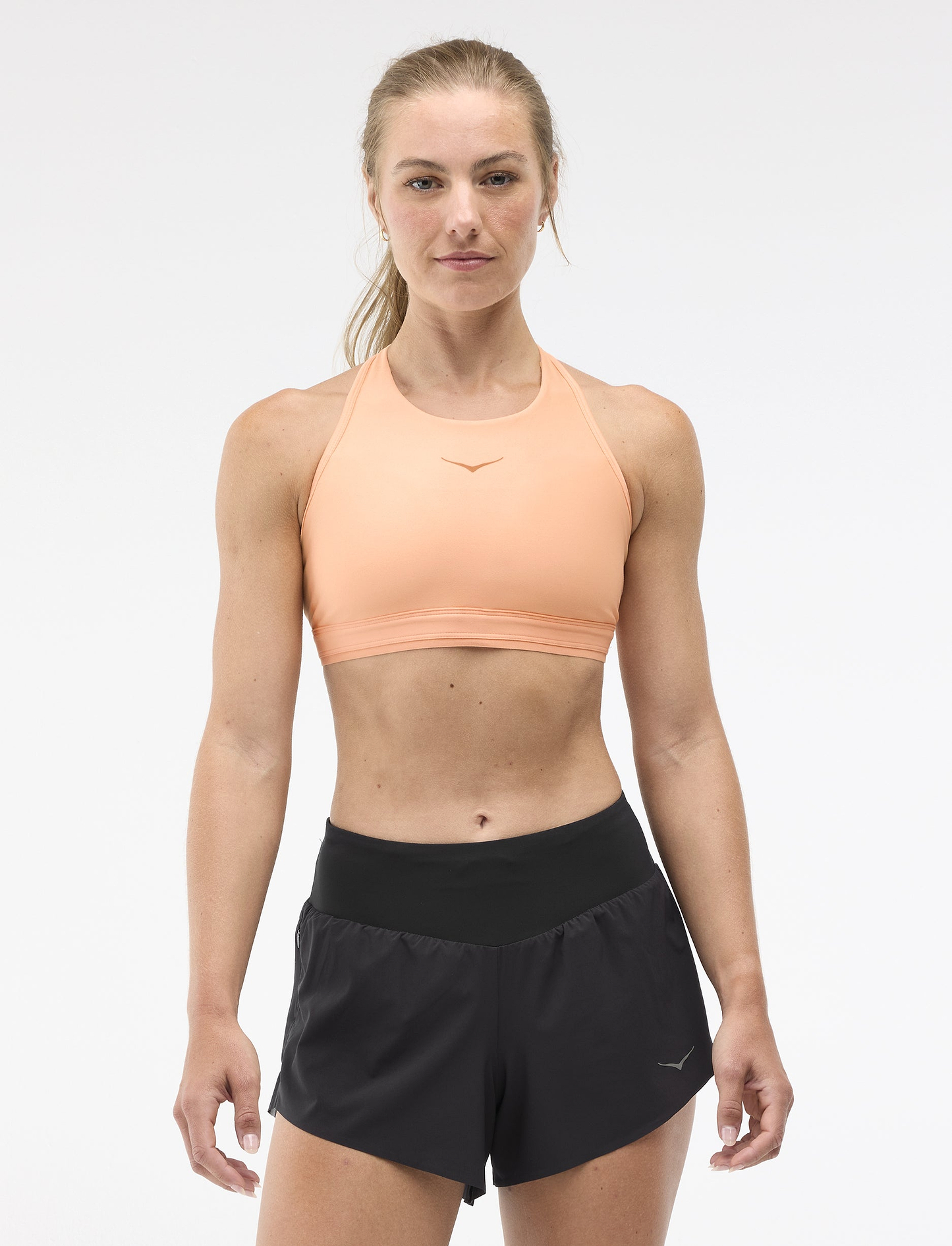 HOKA W HUPANA SPORTS BRA REMOVABLECUP - גוזיית ספורט הוקה לנשים בצבע כתום חיוור