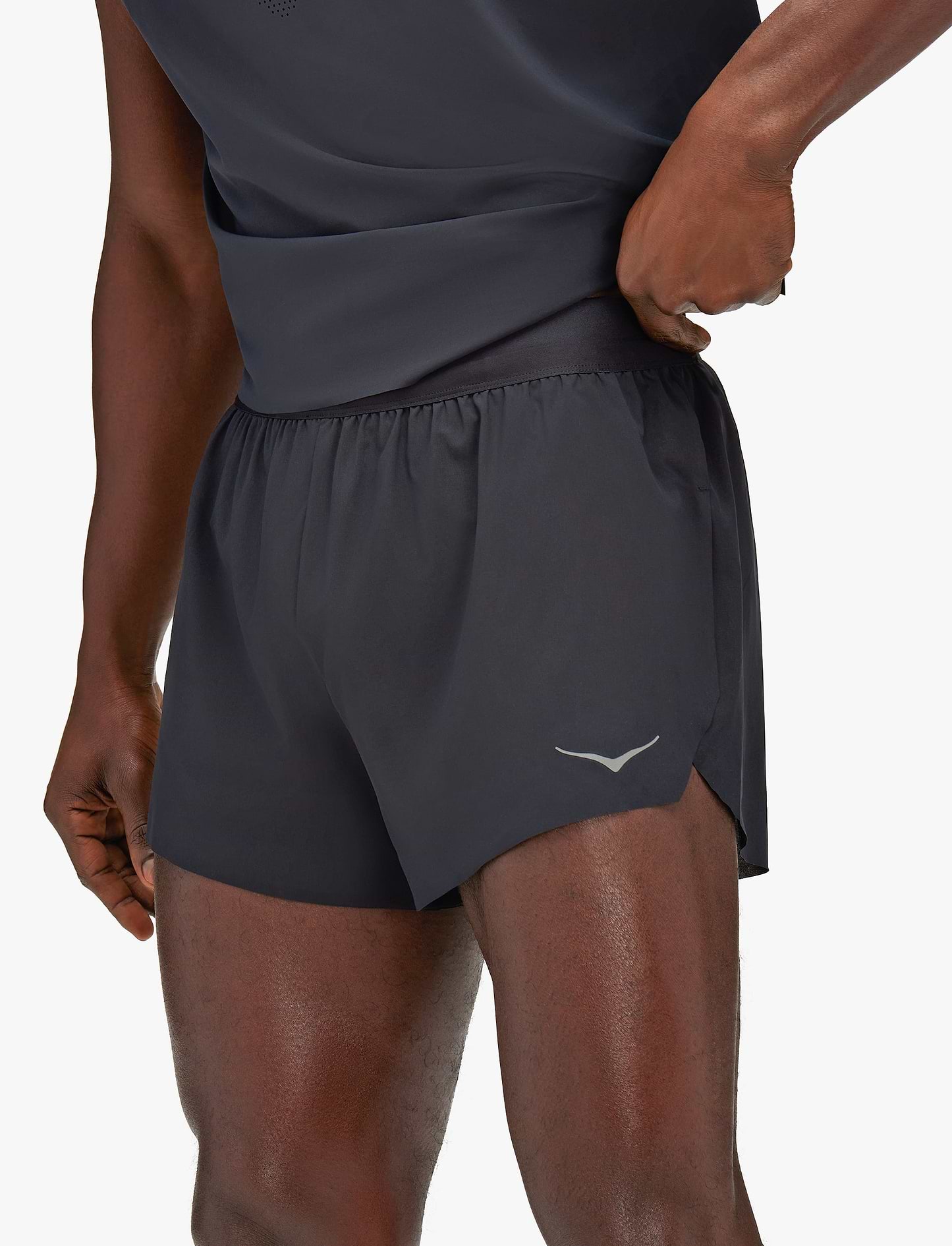 HOKA RACE DAY SPLIT SHORT - מכנסי ריצה תחרות קצרים לגברים בצבע שחור