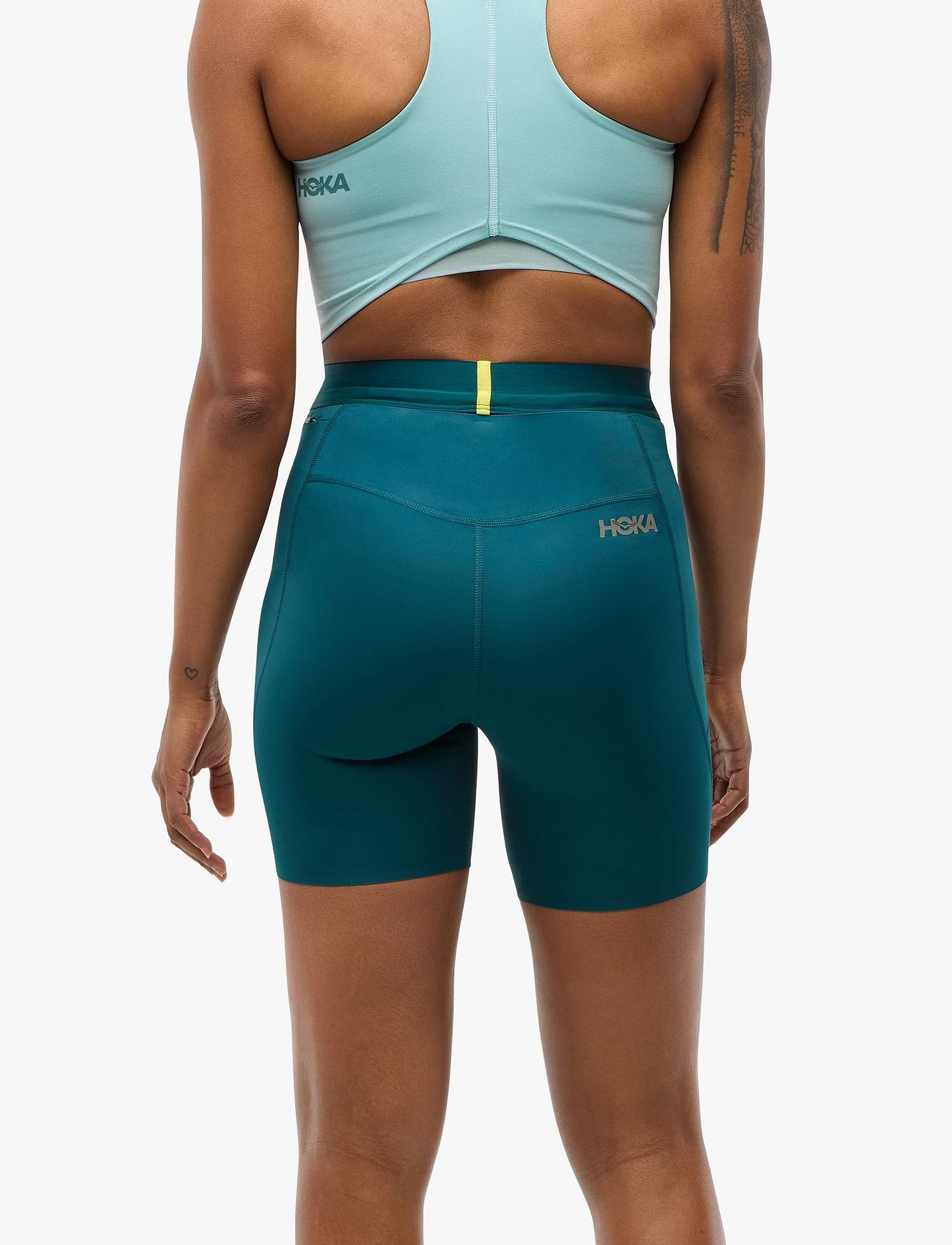 HOKA Novafly 6'' Knit Short - מכנסי ריצה והליכה לנשים נובה פליי בצבע כחול דמדומים