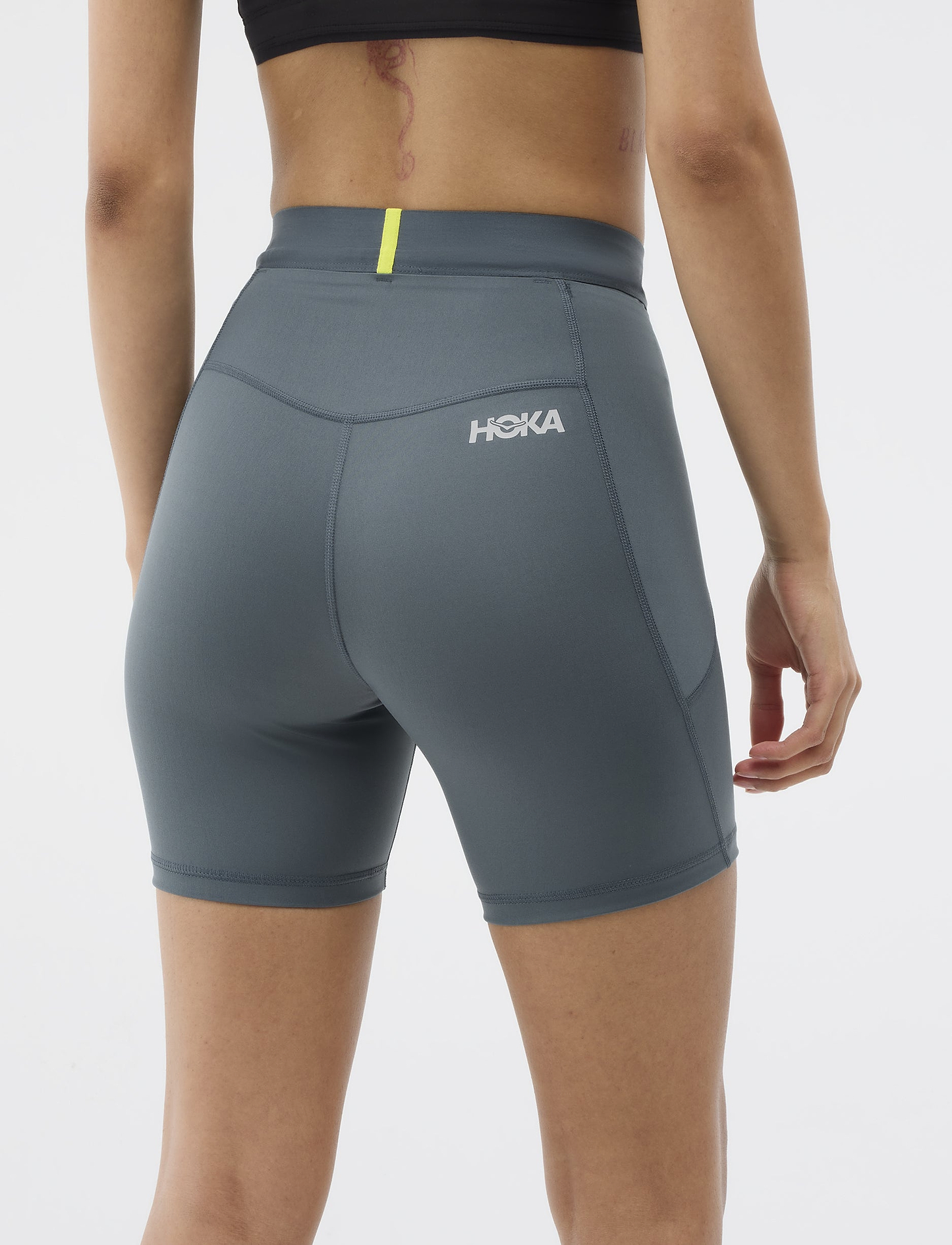 HOKA Novafly 6'' Knit Short  - מכנסי ריצה והליכה לנשים נובה פליי