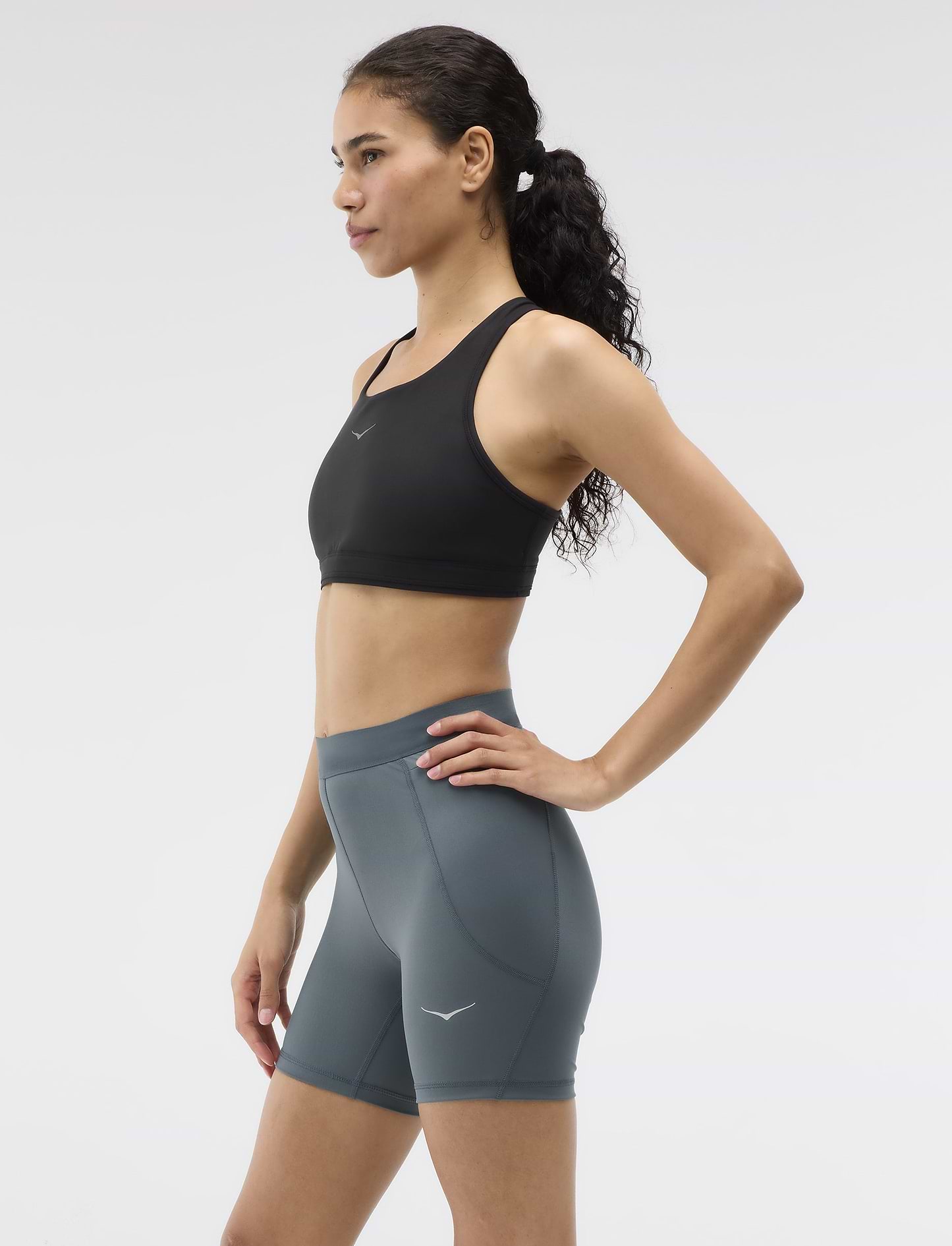 HOKA Novafly 6'' Knit Short - מכנסי ריצה והליכה לנשים נובה פליי