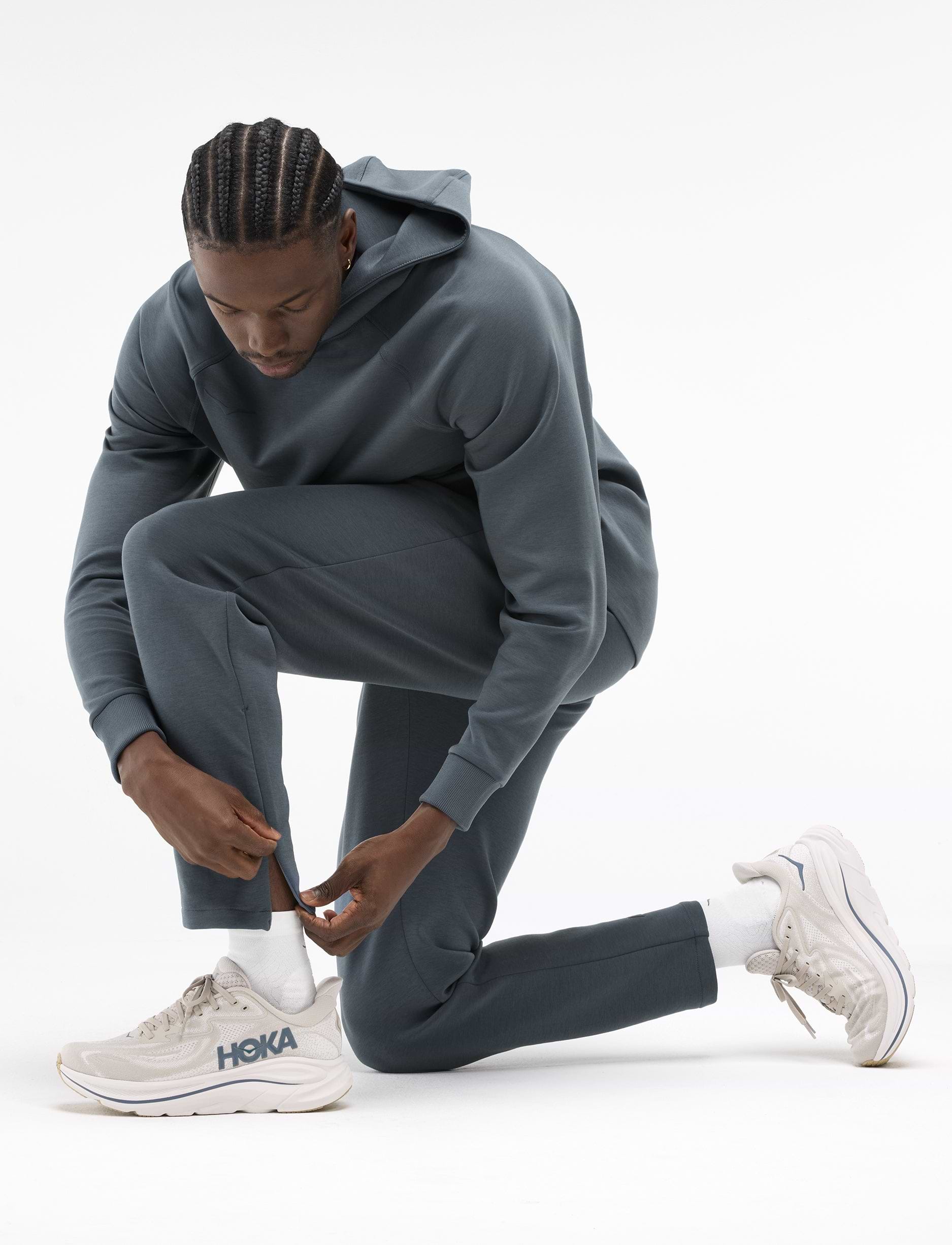 Hoka Essential Recovery Pant - מכנסי הוקה לגברים בצבע נייבי דהוי