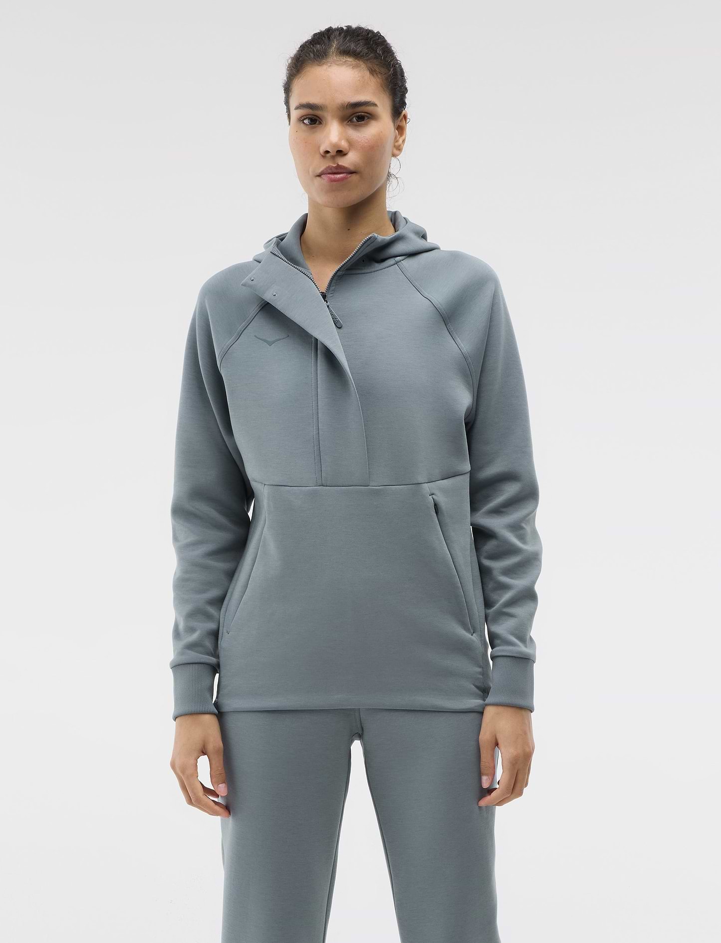 Hoka Essential Recovery Hoodie - סווטשירט הוקה לנשים בצבע כחול צפחה