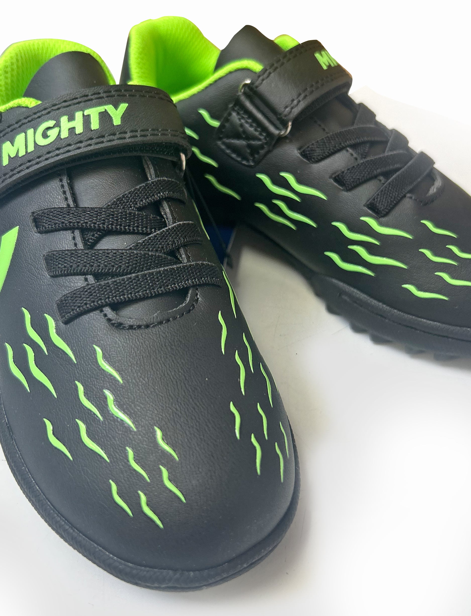 Mighty Soccer Kids Shoes E3149 - נעלי סניקרס מייטי לילדים