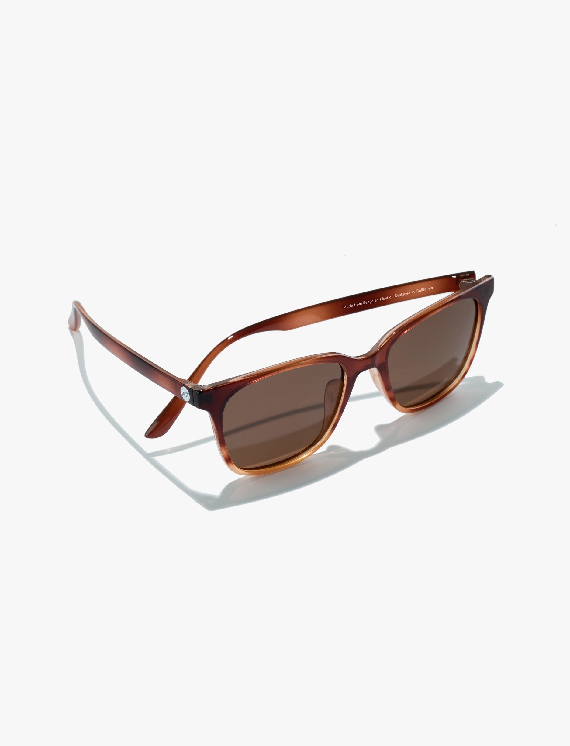 Sunski עם מסגרת ריבועית קלאסית מבית Ventana משקפי שמש יוניסקס