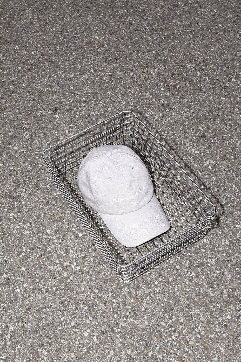 Cap "La cura di sé è sexy" Greige