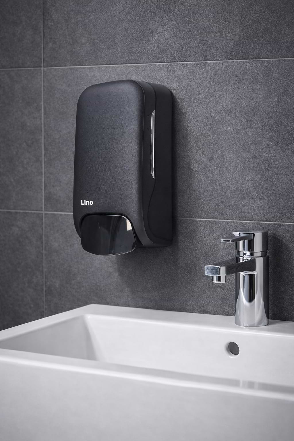 LINO מתקן לסבון ידיים 500 מ״ל שחור